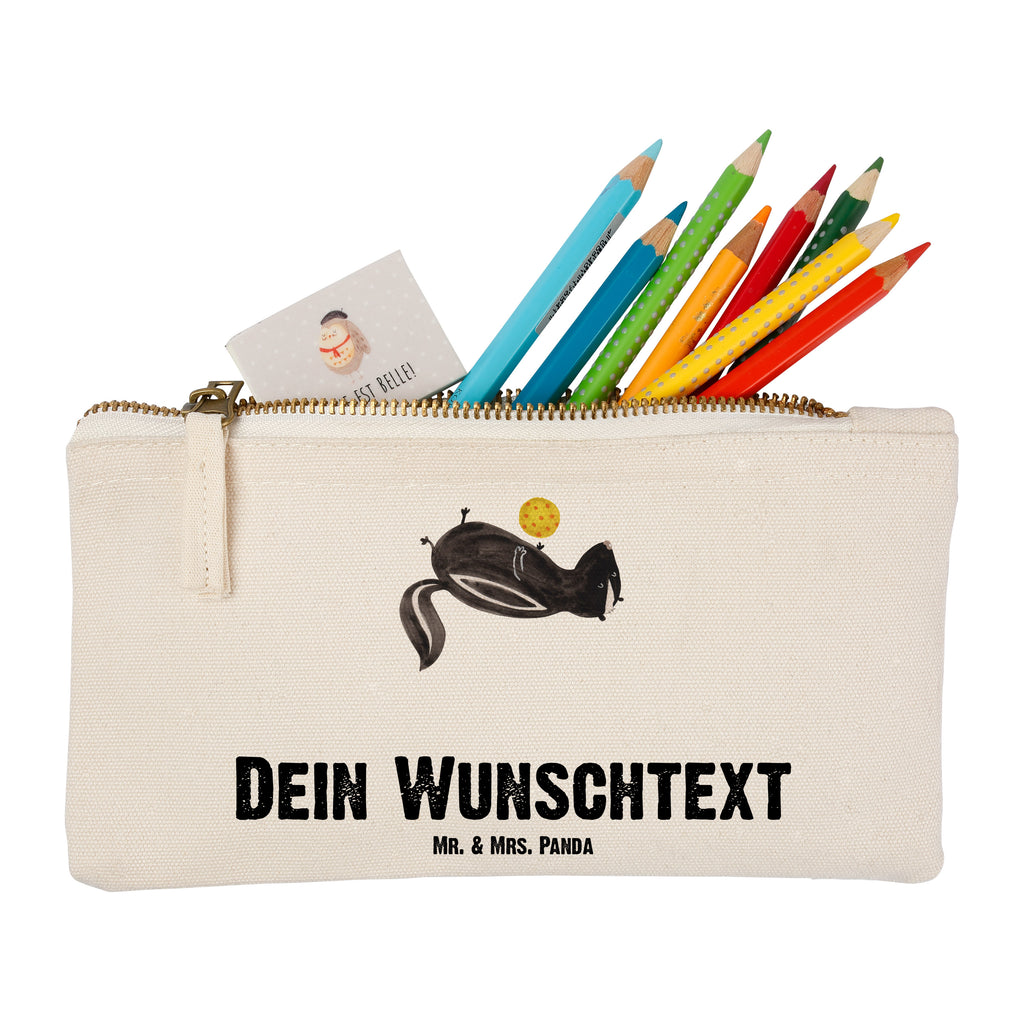 Personalisierte Schminktasche Stinktier Ball Personalisierte Schminktasche, Personalisierte Kosmetiktasche, Personalisierter Kosmetikbeutel, Personalisiertes Stiftemäppchen, Personalisiertes Etui, Personalisierte Federmappe, Personalisierte Makeup Bag, Personalisiertes Schminketui, Personalisiertes Kosmetiketui, Personalisiertes Schlamperetui, Schminktasche mit Namen, Kosmetiktasche mit Namen, Kosmetikbeutel mit Namen, Stiftemäppchen mit Namen, Etui mit Namen, Federmappe mit Namen, Makeup Bg  mit Namen, Schminketui mit Namen, Kosmetiketui mit Namen, Schlamperetui mit Namen, Schminktasche personalisieren, Schminktasche bedrucken, Schminktasche selbst gestalten, Stinktier, Skunk, Wildtier, Raubtier, Stinker, Stinki, verspielt, Weisheit