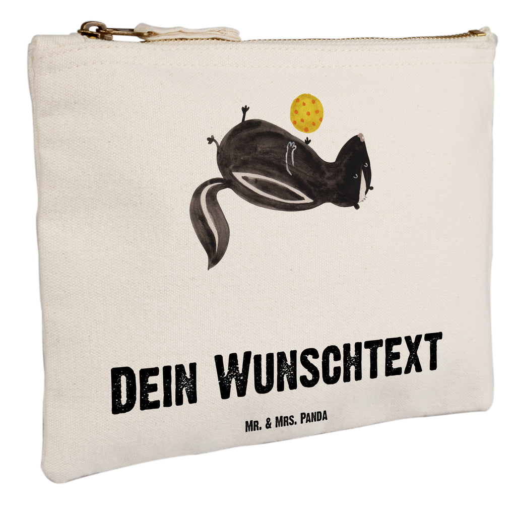 Personalisierte Schminktasche Stinktier Ball Personalisierte Schminktasche, Personalisierte Kosmetiktasche, Personalisierter Kosmetikbeutel, Personalisiertes Stiftemäppchen, Personalisiertes Etui, Personalisierte Federmappe, Personalisierte Makeup Bag, Personalisiertes Schminketui, Personalisiertes Kosmetiketui, Personalisiertes Schlamperetui, Schminktasche mit Namen, Kosmetiktasche mit Namen, Kosmetikbeutel mit Namen, Stiftemäppchen mit Namen, Etui mit Namen, Federmappe mit Namen, Makeup Bg  mit Namen, Schminketui mit Namen, Kosmetiketui mit Namen, Schlamperetui mit Namen, Schminktasche personalisieren, Schminktasche bedrucken, Schminktasche selbst gestalten, Stinktier, Skunk, Wildtier, Raubtier, Stinker, Stinki, verspielt, Weisheit