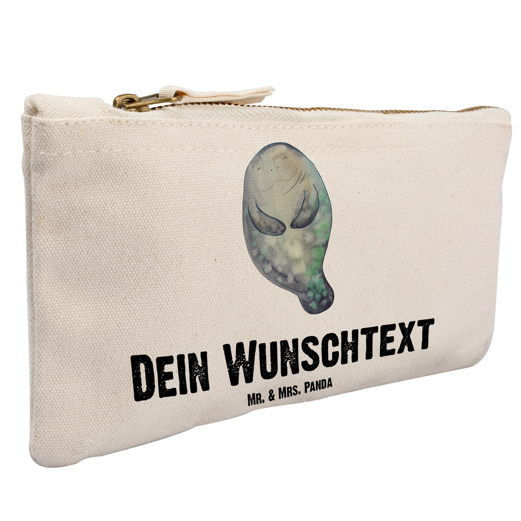 Personalisierte Schminktasche Seekuh happy Personalisierte Schminktasche, Personalisierte Kosmetiktasche, Personalisierter Kosmetikbeutel, Personalisiertes Stiftemäppchen, Personalisiertes Etui, Personalisierte Federmappe, Personalisierte Makeup Bag, Personalisiertes Schminketui, Personalisiertes Kosmetiketui, Personalisiertes Schlamperetui, Schminktasche mit Namen, Kosmetiktasche mit Namen, Kosmetikbeutel mit Namen, Stiftemäppchen mit Namen, Etui mit Namen, Federmappe mit Namen, Makeup Bg  mit Namen, Schminketui mit Namen, Kosmetiketui mit Namen, Schlamperetui mit Namen, Schminktasche personalisieren, Schminktasche bedrucken, Schminktasche selbst gestalten, Meerestiere, Meer, Urlaub, Seekuh, Seekühe, Selbstliebe, Respekt, Neuanfang, Neustart, Achtsamkeit, Zufrieden, Liebeskummer, Freundin