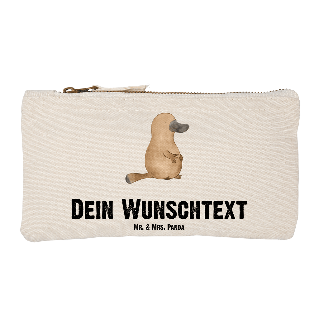 Personalisierte Schminktasche Schnabeltier mutig Personalisierte Schminktasche, Personalisierte Kosmetiktasche, Personalisierter Kosmetikbeutel, Personalisiertes Stiftemäppchen, Personalisiertes Etui, Personalisierte Federmappe, Personalisierte Makeup Bag, Personalisiertes Schminketui, Personalisiertes Kosmetiketui, Personalisiertes Schlamperetui, Schminktasche mit Namen, Kosmetiktasche mit Namen, Kosmetikbeutel mit Namen, Stiftemäppchen mit Namen, Etui mit Namen, Federmappe mit Namen, Makeup Bg  mit Namen, Schminketui mit Namen, Kosmetiketui mit Namen, Schlamperetui mit Namen, Schminktasche personalisieren, Schminktasche bedrucken, Schminktasche selbst gestalten, Meerestiere, Meer, Urlaub, Schnabeltier, Mut, mutig, Lebensweisheit, Schnabeltiere, Motivation, Training, Büro, Arbeit, Neuanfang, Neustart, Weltreise, Raodtrip