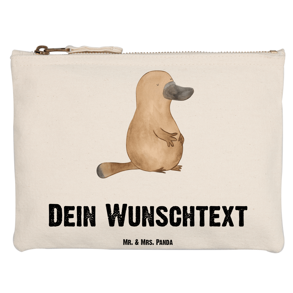 Personalisierte Schminktasche Schnabeltier mutig Personalisierte Schminktasche, Personalisierte Kosmetiktasche, Personalisierter Kosmetikbeutel, Personalisiertes Stiftemäppchen, Personalisiertes Etui, Personalisierte Federmappe, Personalisierte Makeup Bag, Personalisiertes Schminketui, Personalisiertes Kosmetiketui, Personalisiertes Schlamperetui, Schminktasche mit Namen, Kosmetiktasche mit Namen, Kosmetikbeutel mit Namen, Stiftemäppchen mit Namen, Etui mit Namen, Federmappe mit Namen, Makeup Bg  mit Namen, Schminketui mit Namen, Kosmetiketui mit Namen, Schlamperetui mit Namen, Schminktasche personalisieren, Schminktasche bedrucken, Schminktasche selbst gestalten, Meerestiere, Meer, Urlaub, Schnabeltier, Mut, mutig, Lebensweisheit, Schnabeltiere, Motivation, Training, Büro, Arbeit, Neuanfang, Neustart, Weltreise, Raodtrip