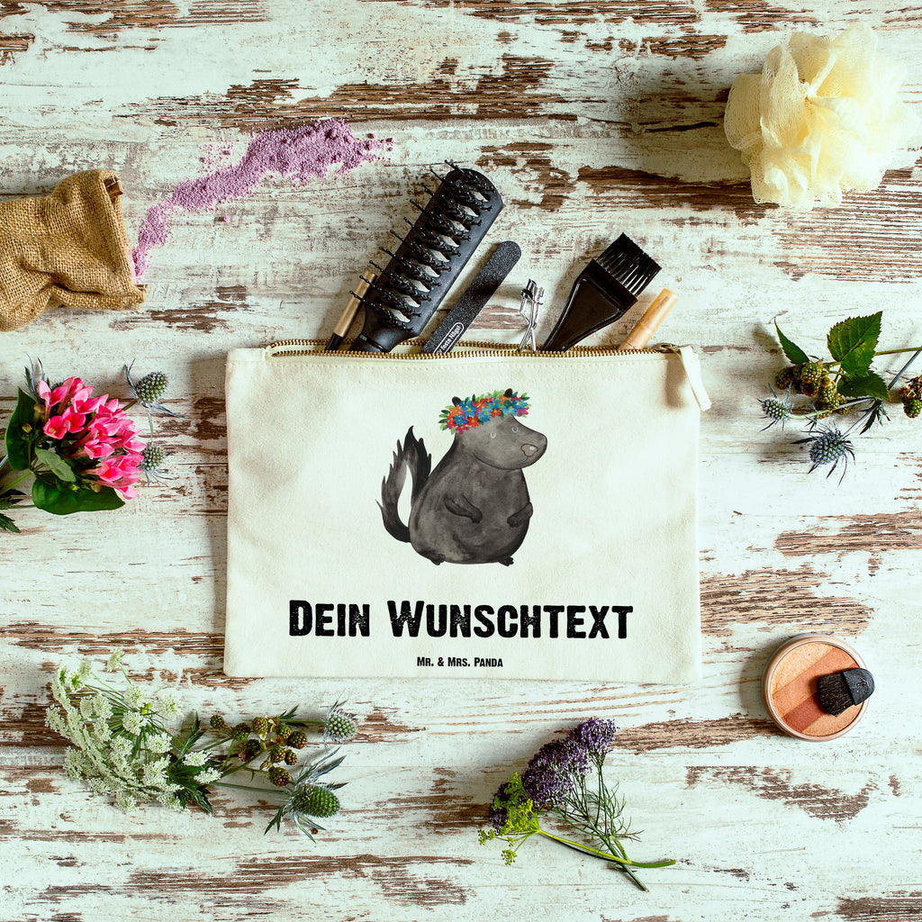 Personalisierte Schminktasche Stinktier Blumenmaedchen Personalisierte Schminktasche, Personalisierte Kosmetiktasche, Personalisierter Kosmetikbeutel, Personalisiertes Stiftemäppchen, Personalisiertes Etui, Personalisierte Federmappe, Personalisierte Makeup Bag, Personalisiertes Schminketui, Personalisiertes Kosmetiketui, Personalisiertes Schlamperetui, Schminktasche mit Namen, Kosmetiktasche mit Namen, Kosmetikbeutel mit Namen, Stiftemäppchen mit Namen, Etui mit Namen, Federmappe mit Namen, Makeup Bg  mit Namen, Schminketui mit Namen, Kosmetiketui mit Namen, Schlamperetui mit Namen, Schminktasche personalisieren, Schminktasche bedrucken, Schminktasche selbst gestalten, Stinktier, Skunk, Wildtier, Raubtier, Stinker, Stinki, Yoga, Namaste, Lebe, Liebe, Lache