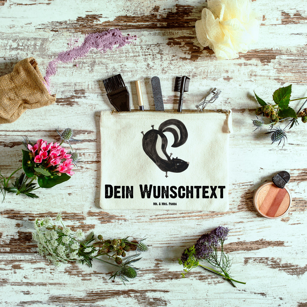 Personalisierte Schminktasche Stinktier Handstand Personalisierte Schminktasche, Personalisierte Kosmetiktasche, Personalisierter Kosmetikbeutel, Personalisiertes Stiftemäppchen, Personalisiertes Etui, Personalisierte Federmappe, Personalisierte Makeup Bag, Personalisiertes Schminketui, Personalisiertes Kosmetiketui, Personalisiertes Schlamperetui, Schminktasche mit Namen, Kosmetiktasche mit Namen, Kosmetikbeutel mit Namen, Stiftemäppchen mit Namen, Etui mit Namen, Federmappe mit Namen, Makeup Bg  mit Namen, Schminketui mit Namen, Kosmetiketui mit Namen, Schlamperetui mit Namen, Schminktasche personalisieren, Schminktasche bedrucken, Schminktasche selbst gestalten, Stinktier, Skunk, Wildtier, Raubtier, Stinker, Stinki, Spielplatz, verpielt, Kind