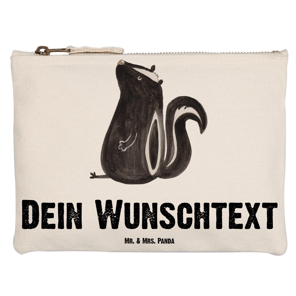 Personalisierte Schminktasche Stinktier sitzend Personalisierte Schminktasche, Personalisierte Kosmetiktasche, Personalisierter Kosmetikbeutel, Personalisiertes Stiftemäppchen, Personalisiertes Etui, Personalisierte Federmappe, Personalisierte Makeup Bag, Personalisiertes Schminketui, Personalisiertes Kosmetiketui, Personalisiertes Schlamperetui, Schminktasche mit Namen, Kosmetiktasche mit Namen, Kosmetikbeutel mit Namen, Stiftemäppchen mit Namen, Etui mit Namen, Federmappe mit Namen, Makeup Bg  mit Namen, Schminketui mit Namen, Kosmetiketui mit Namen, Schlamperetui mit Namen, Schminktasche personalisieren, Schminktasche bedrucken, Schminktasche selbst gestalten, Stinktier, Skunk, Wildtier, Raubtier, Stinker, Stinki, Spruch, Büro, Recht, Besserwisser