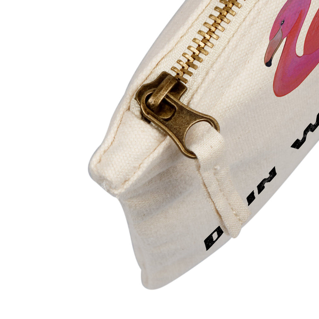 Personalisierte Schminktasche Flamingo classic Personalisierte Schminktasche, Personalisierte Kosmetiktasche, Personalisierter Kosmetikbeutel, Personalisiertes Stiftemäppchen, Personalisiertes Etui, Personalisierte Federmappe, Personalisierte Makeup Bag, Personalisiertes Schminketui, Personalisiertes Kosmetiketui, Personalisiertes Schlamperetui, Schminktasche mit Namen, Kosmetiktasche mit Namen, Kosmetikbeutel mit Namen, Stiftemäppchen mit Namen, Etui mit Namen, Federmappe mit Namen, Makeup Bg  mit Namen, Schminketui mit Namen, Kosmetiketui mit Namen, Schlamperetui mit Namen, Schminktasche personalisieren, Schminktasche bedrucken, Schminktasche selbst gestalten, Flamingo, Einzigartig, Selbstliebe, Stolz, ich, für mich, Spruch, Freundin, Freundinnen, Außenseiter, Sohn, Tochter, Geschwister