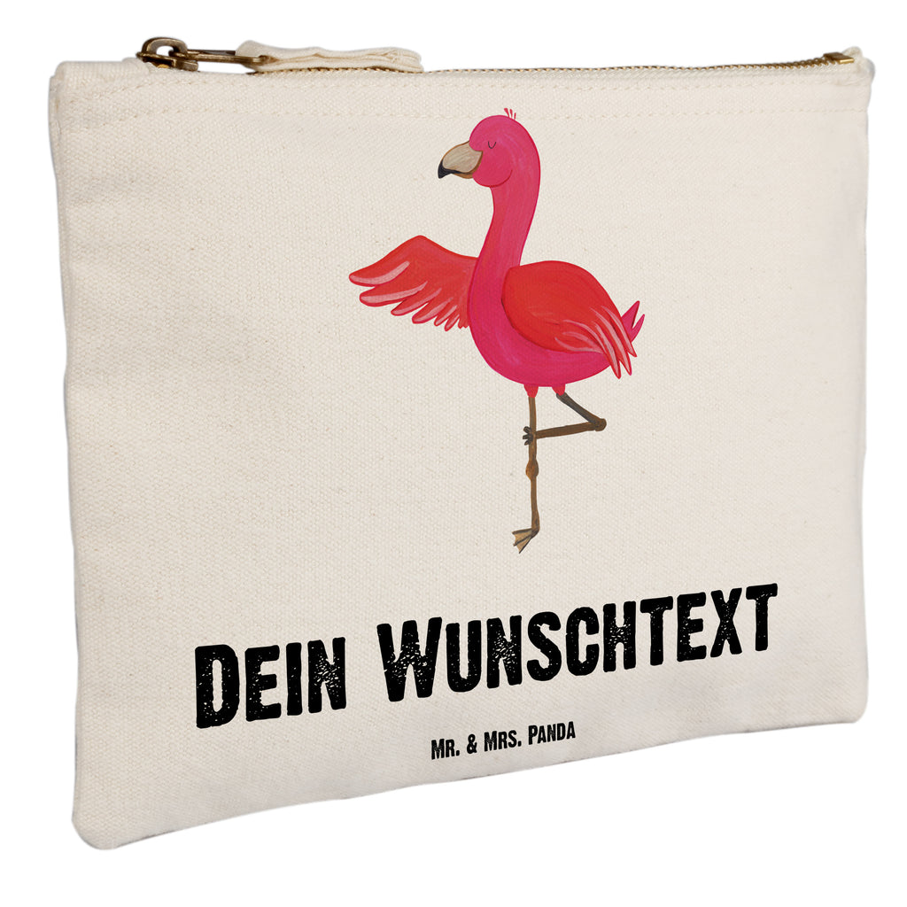 Personalisierte Schminktasche Flamingo Yoga Personalisierte Schminktasche, Personalisierte Kosmetiktasche, Personalisierter Kosmetikbeutel, Personalisiertes Stiftemäppchen, Personalisiertes Etui, Personalisierte Federmappe, Personalisierte Makeup Bag, Personalisiertes Schminketui, Personalisiertes Kosmetiketui, Personalisiertes Schlamperetui, Schminktasche mit Namen, Kosmetiktasche mit Namen, Kosmetikbeutel mit Namen, Stiftemäppchen mit Namen, Etui mit Namen, Federmappe mit Namen, Makeup Bg  mit Namen, Schminketui mit Namen, Kosmetiketui mit Namen, Schlamperetui mit Namen, Schminktasche personalisieren, Schminktasche bedrucken, Schminktasche selbst gestalten, Flamingo, Vogel, Yoga, Namaste, Achtsamkeit, Yoga-Übung, Entspannung, Ärger, Aufregen, Tiefenentspannung