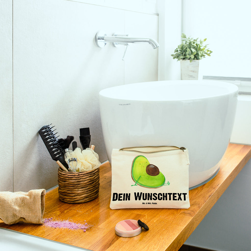 Personalisierte Schminktasche Avocado schwanger Personalisierte Schminktasche, Personalisierte Kosmetiktasche, Personalisierter Kosmetikbeutel, Personalisiertes Stiftemäppchen, Personalisiertes Etui, Personalisierte Federmappe, Personalisierte Makeup Bag, Personalisiertes Schminketui, Personalisiertes Kosmetiketui, Personalisiertes Schlamperetui, Schminktasche mit Namen, Kosmetiktasche mit Namen, Kosmetikbeutel mit Namen, Stiftemäppchen mit Namen, Etui mit Namen, Federmappe mit Namen, Makeup Bg  mit Namen, Schminketui mit Namen, Kosmetiketui mit Namen, Schlamperetui mit Namen, Schminktasche personalisieren, Schminktasche bedrucken, Schminktasche selbst gestalten, Avocado, Veggie, Vegan, Gesund, schwanger, Schwangerschaft, Babyparty, Babyshower