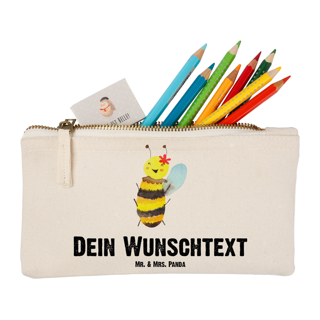 Personalisierte Schminktasche Biene Happy Personalisierte Schminktasche, Personalisierte Kosmetiktasche, Personalisierter Kosmetikbeutel, Personalisiertes Stiftemäppchen, Personalisiertes Etui, Personalisierte Federmappe, Personalisierte Makeup Bag, Personalisiertes Schminketui, Personalisiertes Kosmetiketui, Personalisiertes Schlamperetui, Schminktasche mit Namen, Kosmetiktasche mit Namen, Kosmetikbeutel mit Namen, Stiftemäppchen mit Namen, Etui mit Namen, Federmappe mit Namen, Makeup Bg  mit Namen, Schminketui mit Namen, Kosmetiketui mit Namen, Schlamperetui mit Namen, Schminktasche personalisieren, Schminktasche bedrucken, Schminktasche selbst gestalten, Biene, Wespe, Hummel