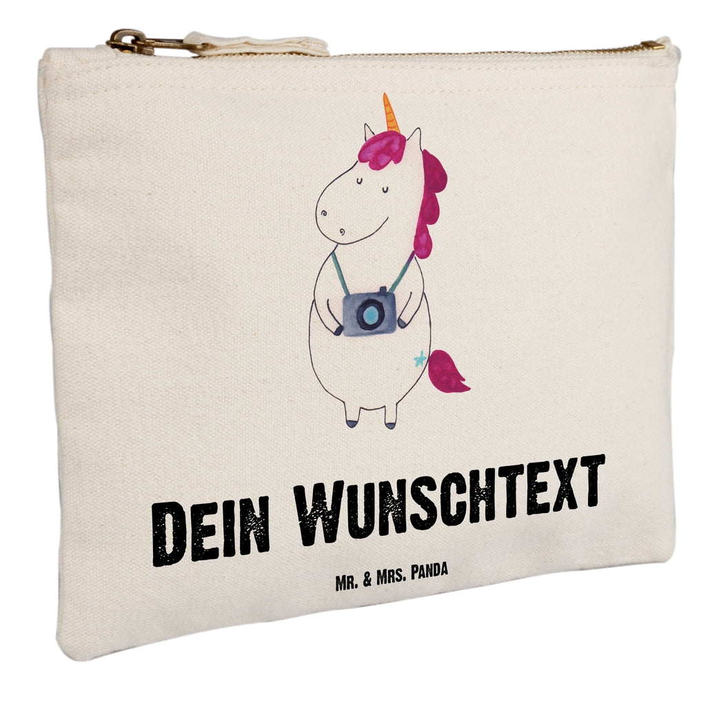 Personalisierte Schminktasche Einhorn Fotograf Personalisierte Schminktasche, Personalisierte Kosmetiktasche, Personalisierter Kosmetikbeutel, Personalisiertes Stiftemäppchen, Personalisiertes Etui, Personalisierte Federmappe, Personalisierte Makeup Bag, Personalisiertes Schminketui, Personalisiertes Kosmetiketui, Personalisiertes Schlamperetui, Schminktasche mit Namen, Kosmetiktasche mit Namen, Kosmetikbeutel mit Namen, Stiftemäppchen mit Namen, Etui mit Namen, Federmappe mit Namen, Makeup Bg  mit Namen, Schminketui mit Namen, Kosmetiketui mit Namen, Schlamperetui mit Namen, Schminktasche personalisieren, Schminktasche bedrucken, Schminktasche selbst gestalten, Einhorn, Einhörner, Einhorn Deko, Pegasus, Unicorn, Fotograf, Fotografie, Kamera, Reisen, Weltreise, Weltenbummler, Urlaub, Tourist, Kurztrip, Reise, Städtereise