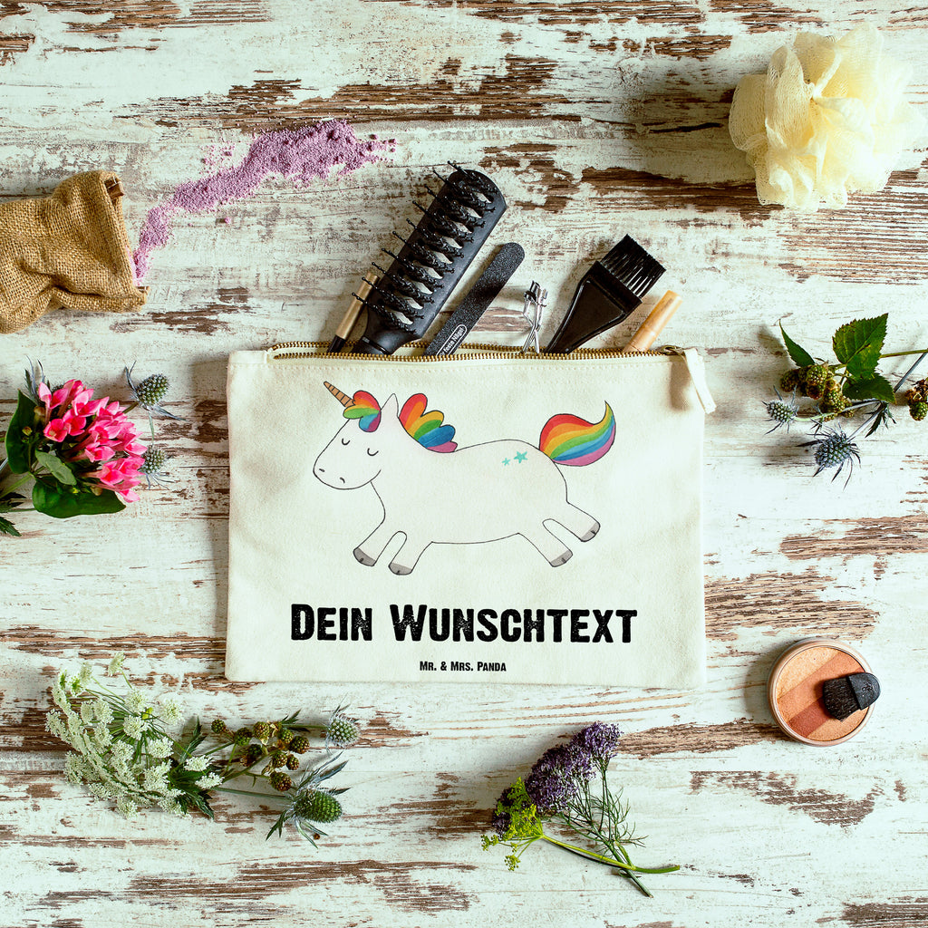 Personalisierte Schminktasche Einhorn Happy Personalisierte Schminktasche, Personalisierte Kosmetiktasche, Personalisierter Kosmetikbeutel, Personalisiertes Stiftemäppchen, Personalisiertes Etui, Personalisierte Federmappe, Personalisierte Makeup Bag, Personalisiertes Schminketui, Personalisiertes Kosmetiketui, Personalisiertes Schlamperetui, Schminktasche mit Namen, Kosmetiktasche mit Namen, Kosmetikbeutel mit Namen, Stiftemäppchen mit Namen, Etui mit Namen, Federmappe mit Namen, Makeup Bg  mit Namen, Schminketui mit Namen, Kosmetiketui mit Namen, Schlamperetui mit Namen, Schminktasche personalisieren, Schminktasche bedrucken, Schminktasche selbst gestalten, Einhorn, Einhörner, Einhorn Deko, Pegasus, Unicorn, glücklich, fröhlich, Spaß, Freude, Lebensfreude, witzig, spannend, Lächeln, Lachen