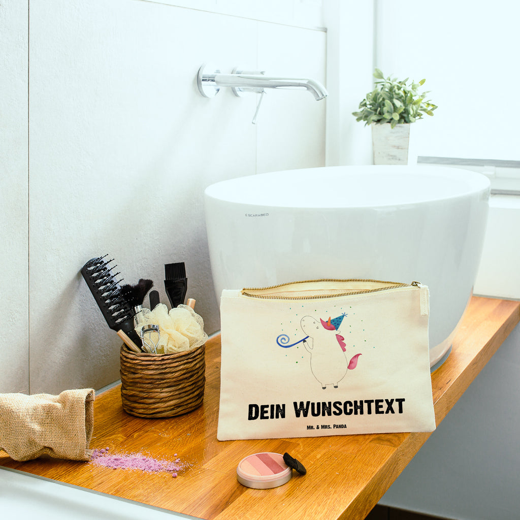 Personalisierte Schminktasche Einhorn Party Personalisierte Schminktasche, Personalisierte Kosmetiktasche, Personalisierter Kosmetikbeutel, Personalisiertes Stiftemäppchen, Personalisiertes Etui, Personalisierte Federmappe, Personalisierte Makeup Bag, Personalisiertes Schminketui, Personalisiertes Kosmetiketui, Personalisiertes Schlamperetui, Schminktasche mit Namen, Kosmetiktasche mit Namen, Kosmetikbeutel mit Namen, Stiftemäppchen mit Namen, Etui mit Namen, Federmappe mit Namen, Makeup Bg  mit Namen, Schminketui mit Namen, Kosmetiketui mit Namen, Schlamperetui mit Namen, Schminktasche personalisieren, Schminktasche bedrucken, Schminktasche selbst gestalten, Einhorn, Einhörner, Einhorn Deko, Pegasus, Unicorn, Glitzer, Konfetti, Party, Geburtstag, Feier, Fest, Alkohol, Disco, Club