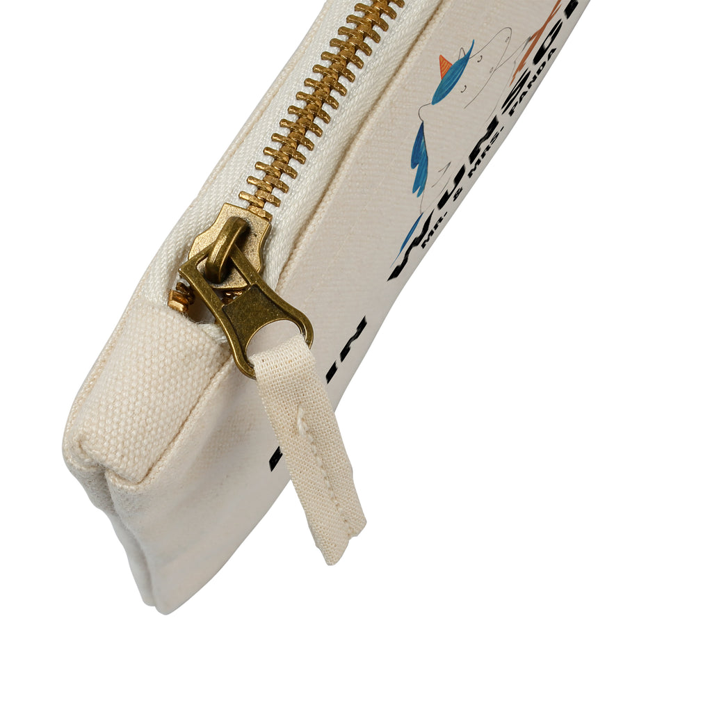 Personalisierte Schminktasche Einhorn Teddy Personalisierte Schminktasche, Personalisierte Kosmetiktasche, Personalisierter Kosmetikbeutel, Personalisiertes Stiftemäppchen, Personalisiertes Etui, Personalisierte Federmappe, Personalisierte Makeup Bag, Personalisiertes Schminketui, Personalisiertes Kosmetiketui, Personalisiertes Schlamperetui, Schminktasche mit Namen, Kosmetiktasche mit Namen, Kosmetikbeutel mit Namen, Stiftemäppchen mit Namen, Etui mit Namen, Federmappe mit Namen, Makeup Bg  mit Namen, Schminketui mit Namen, Kosmetiketui mit Namen, Schlamperetui mit Namen, Schminktasche personalisieren, Schminktasche bedrucken, Schminktasche selbst gestalten, Einhorn, Einhörner, Einhorn Deko, Pegasus, Unicorn, schlafen, gute Nacht, Single, Bett, Träumen, Freundin, Singleleben