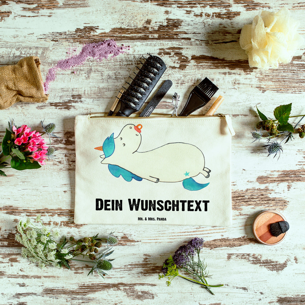 Personalisierte Schminktasche Einhorn Schnullie Personalisierte Schminktasche, Personalisierte Kosmetiktasche, Personalisierter Kosmetikbeutel, Personalisiertes Stiftemäppchen, Personalisiertes Etui, Personalisierte Federmappe, Personalisierte Makeup Bag, Personalisiertes Schminketui, Personalisiertes Kosmetiketui, Personalisiertes Schlamperetui, Schminktasche mit Namen, Kosmetiktasche mit Namen, Kosmetikbeutel mit Namen, Stiftemäppchen mit Namen, Etui mit Namen, Federmappe mit Namen, Makeup Bg  mit Namen, Schminketui mit Namen, Kosmetiketui mit Namen, Schlamperetui mit Namen, Schminktasche personalisieren, Schminktasche bedrucken, Schminktasche selbst gestalten, Einhorn, Einhörner, Einhorn Deko, Pegasus, Unicorn, Baby, Kleinkind, Geburt, Geburtstag, Säugling, Schnuller, Geschenk Geburt, Mutter, Mama