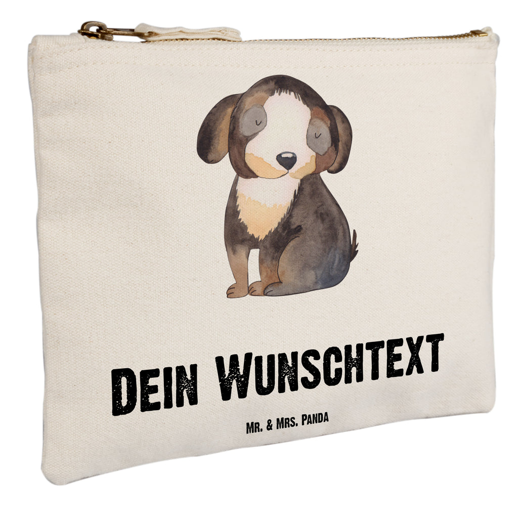 Personalisierte Schminktasche Hund entspannt Personalisierte Schminktasche, Personalisierte Kosmetiktasche, Personalisierter Kosmetikbeutel, Personalisiertes Stiftemäppchen, Personalisiertes Etui, Personalisierte Federmappe, Personalisierte Makeup Bag, Personalisiertes Schminketui, Personalisiertes Kosmetiketui, Personalisiertes Schlamperetui, Schminktasche mit Namen, Kosmetiktasche mit Namen, Kosmetikbeutel mit Namen, Stiftemäppchen mit Namen, Etui mit Namen, Federmappe mit Namen, Makeup Bg  mit Namen, Schminketui mit Namen, Kosmetiketui mit Namen, Schlamperetui mit Namen, Schminktasche personalisieren, Schminktasche bedrucken, Schminktasche selbst gestalten, Hund, Hundemotiv, Haustier, Hunderasse, Tierliebhaber, Hundebesitzer, Sprüche, schwarzer Hund, Hundeliebe, Liebe, Hundeglück