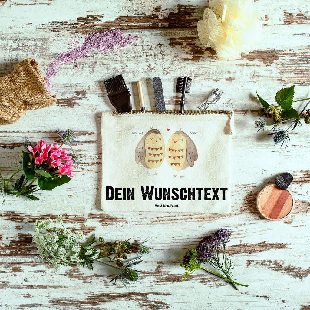 Personalisierte Schminktasche Eule Liebe Personalisierte Schminktasche, Personalisierte Kosmetiktasche, Personalisierter Kosmetikbeutel, Personalisiertes Stiftemäppchen, Personalisiertes Etui, Personalisierte Federmappe, Personalisierte Makeup Bag, Personalisiertes Schminketui, Personalisiertes Kosmetiketui, Personalisiertes Schlamperetui, Schminktasche mit Namen, Kosmetiktasche mit Namen, Kosmetikbeutel mit Namen, Stiftemäppchen mit Namen, Etui mit Namen, Federmappe mit Namen, Makeup Bg  mit Namen, Schminketui mit Namen, Kosmetiketui mit Namen, Schlamperetui mit Namen, Schminktasche personalisieren, Schminktasche bedrucken, Schminktasche selbst gestalten, Eule, Eule Deko, Liebe, Hochzeit Spruch, Owl, All you need is love, Liebe Spruch, Freundin Geschenk, Freund, Wortspiel lustig