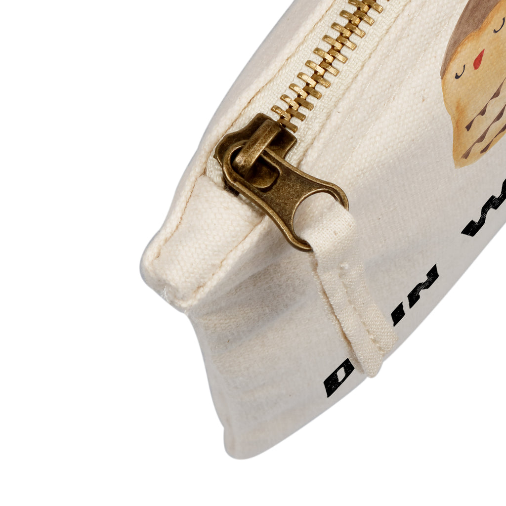 Personalisierte Schminktasche Eule Zufrieden Personalisierte Schminktasche, Personalisierte Kosmetiktasche, Personalisierter Kosmetikbeutel, Personalisiertes Stiftemäppchen, Personalisiertes Etui, Personalisierte Federmappe, Personalisierte Makeup Bag, Personalisiertes Schminketui, Personalisiertes Kosmetiketui, Personalisiertes Schlamperetui, Schminktasche mit Namen, Kosmetiktasche mit Namen, Kosmetikbeutel mit Namen, Stiftemäppchen mit Namen, Etui mit Namen, Federmappe mit Namen, Makeup Bg  mit Namen, Schminketui mit Namen, Kosmetiketui mit Namen, Schlamperetui mit Namen, Schminktasche personalisieren, Schminktasche bedrucken, Schminktasche selbst gestalten, Eule, Eule Spruch, Eule deko, Owl, Liebe Spruch, Romantisch, Wortspiel lustig, Spruch schön, Geschenk Hochzeitstag