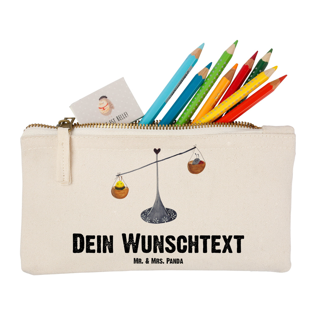 Personalisierte Schminktasche Sternzeichen Waage Personalisierte Schminktasche, Personalisierte Kosmetiktasche, Personalisierter Kosmetikbeutel, Personalisiertes Stiftemäppchen, Personalisiertes Etui, Personalisierte Federmappe, Personalisierte Makeup Bag, Personalisiertes Schminketui, Personalisiertes Kosmetiketui, Personalisiertes Schlamperetui, Schminktasche mit Namen, Kosmetiktasche mit Namen, Kosmetikbeutel mit Namen, Stiftemäppchen mit Namen, Etui mit Namen, Federmappe mit Namen, Makeup Bg  mit Namen, Schminketui mit Namen, Kosmetiketui mit Namen, Schlamperetui mit Namen, Schminktasche personalisieren, Schminktasche bedrucken, Schminktasche selbst gestalten, Tierkreiszeichen, Sternzeichen, Horoskop, Astrologie, Aszendent, Waage, Waage Geschenk, Waage Sternzeichen, Geschenk Oktober, Geschenk September, Geburtstag Oktober, Geburtstag September, Gleichgewicht, Marienkäfer, Hummel, Biene