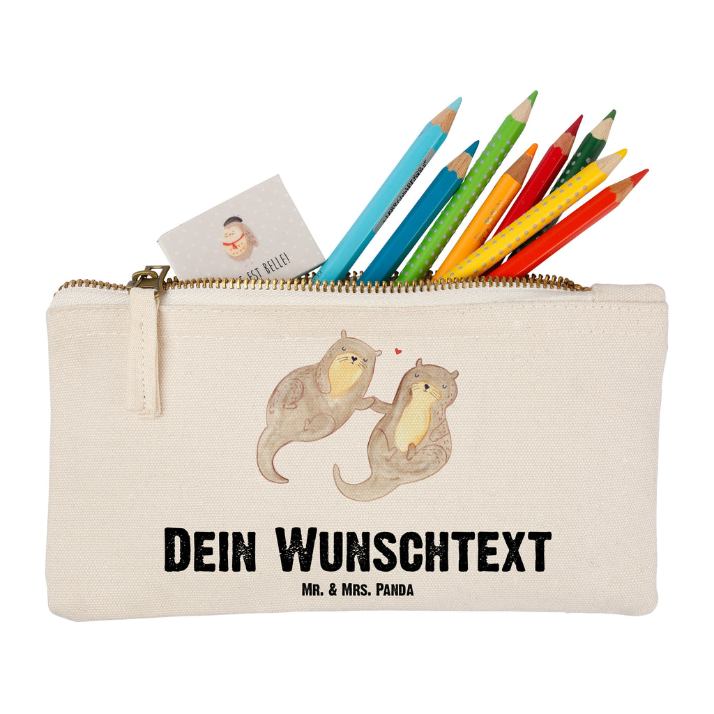 Personalisierte Schminktasche Otter händchenhaltend Personalisierte Schminktasche, Personalisierte Kosmetiktasche, Personalisierter Kosmetikbeutel, Personalisiertes Stiftemäppchen, Personalisiertes Etui, Personalisierte Federmappe, Personalisierte Makeup Bag, Personalisiertes Schminketui, Personalisiertes Kosmetiketui, Personalisiertes Schlamperetui, Schminktasche mit Namen, Kosmetiktasche mit Namen, Kosmetikbeutel mit Namen, Stiftemäppchen mit Namen, Etui mit Namen, Federmappe mit Namen, Makeup Bg  mit Namen, Schminketui mit Namen, Kosmetiketui mit Namen, Schlamperetui mit Namen, Schminktasche personalisieren, Schminktasche bedrucken, Schminktasche selbst gestalten, Otter, Fischotter, Seeotter, Otter Seeotter See Otter