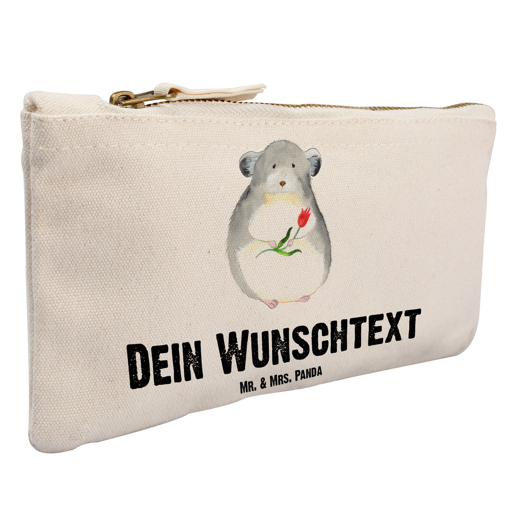 Personalisierte Schminktasche Chinchilla mit Blume Personalisierte Schminktasche, Personalisierte Kosmetiktasche, Personalisierter Kosmetikbeutel, Personalisiertes Stiftemäppchen, Personalisiertes Etui, Personalisierte Federmappe, Personalisierte Makeup Bag, Personalisiertes Schminketui, Personalisiertes Kosmetiketui, Personalisiertes Schlamperetui, Schminktasche mit Namen, Kosmetiktasche mit Namen, Kosmetikbeutel mit Namen, Stiftemäppchen mit Namen, Etui mit Namen, Federmappe mit Namen, Makeup Bg  mit Namen, Schminketui mit Namen, Kosmetiketui mit Namen, Schlamperetui mit Namen, Schminktasche personalisieren, Schminktasche bedrucken, Schminktasche selbst gestalten, süße Tiermotive, gute Laune, lustige Sprüche, Tiere, Chinchilla, Chinchillas, Liebeskummer, Kummer, Depressionen, traurig sein, Chaos, Glücklichsein, Büro, Büroalltag