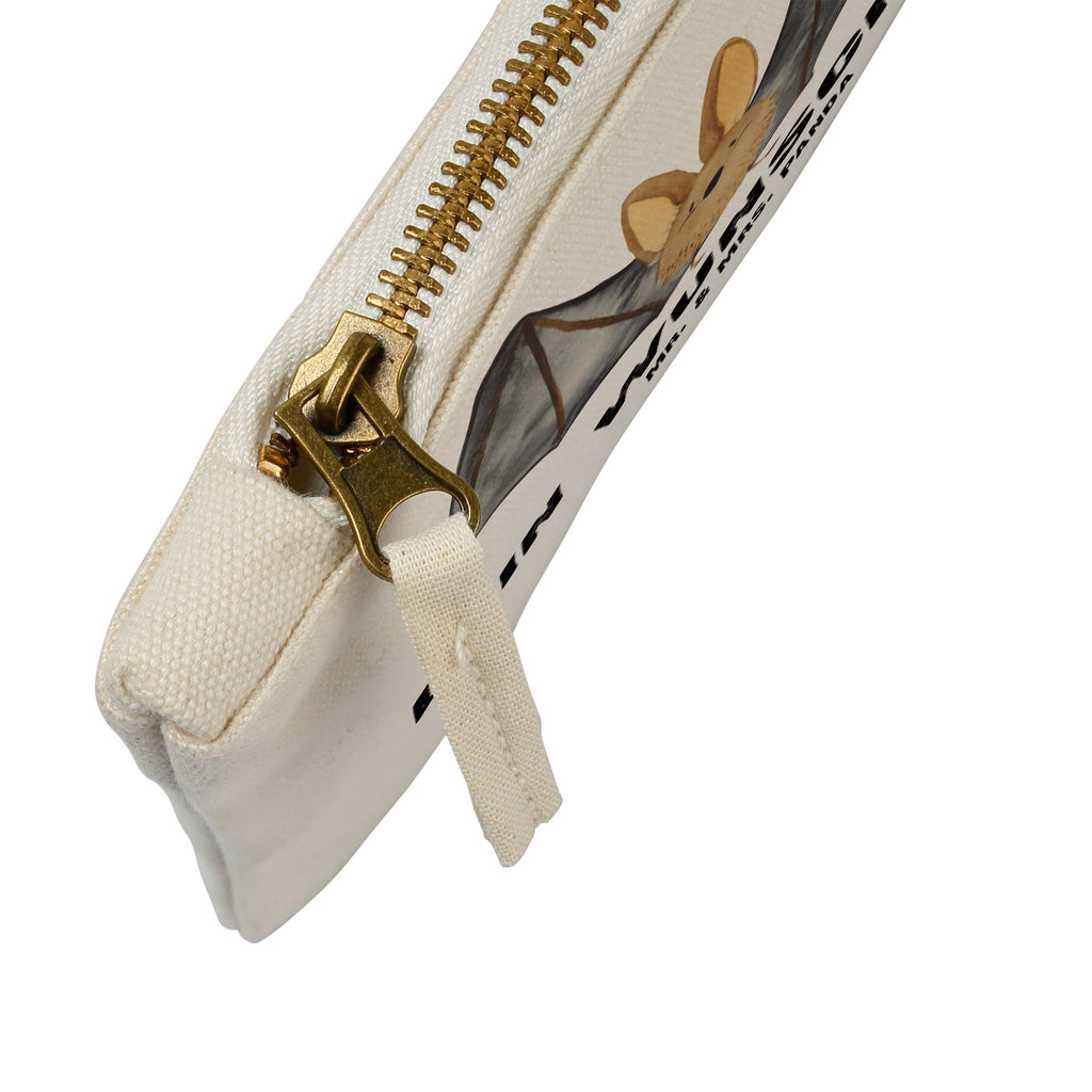 Personalisierte Schminktasche Fledermaus Flügel Personalisierte Schminktasche, Personalisierte Kosmetiktasche, Personalisierter Kosmetikbeutel, Personalisiertes Stiftemäppchen, Personalisiertes Etui, Personalisierte Federmappe, Personalisierte Makeup Bag, Personalisiertes Schminketui, Personalisiertes Kosmetiketui, Personalisiertes Schlamperetui, Schminktasche mit Namen, Kosmetiktasche mit Namen, Kosmetikbeutel mit Namen, Stiftemäppchen mit Namen, Etui mit Namen, Federmappe mit Namen, Makeup Bg  mit Namen, Schminketui mit Namen, Kosmetiketui mit Namen, Schlamperetui mit Namen, Schminktasche personalisieren, Schminktasche bedrucken, Schminktasche selbst gestalten, Tiermotive, Gute Laune, lustige Sprüche, Tiere