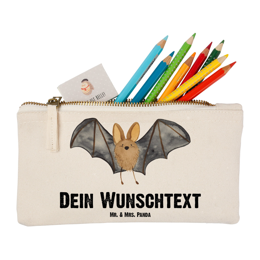 Personalisierte Schminktasche Fledermaus Flügel Personalisierte Schminktasche, Personalisierte Kosmetiktasche, Personalisierter Kosmetikbeutel, Personalisiertes Stiftemäppchen, Personalisiertes Etui, Personalisierte Federmappe, Personalisierte Makeup Bag, Personalisiertes Schminketui, Personalisiertes Kosmetiketui, Personalisiertes Schlamperetui, Schminktasche mit Namen, Kosmetiktasche mit Namen, Kosmetikbeutel mit Namen, Stiftemäppchen mit Namen, Etui mit Namen, Federmappe mit Namen, Makeup Bg  mit Namen, Schminketui mit Namen, Kosmetiketui mit Namen, Schlamperetui mit Namen, Schminktasche personalisieren, Schminktasche bedrucken, Schminktasche selbst gestalten, Tiermotive, Gute Laune, lustige Sprüche, Tiere