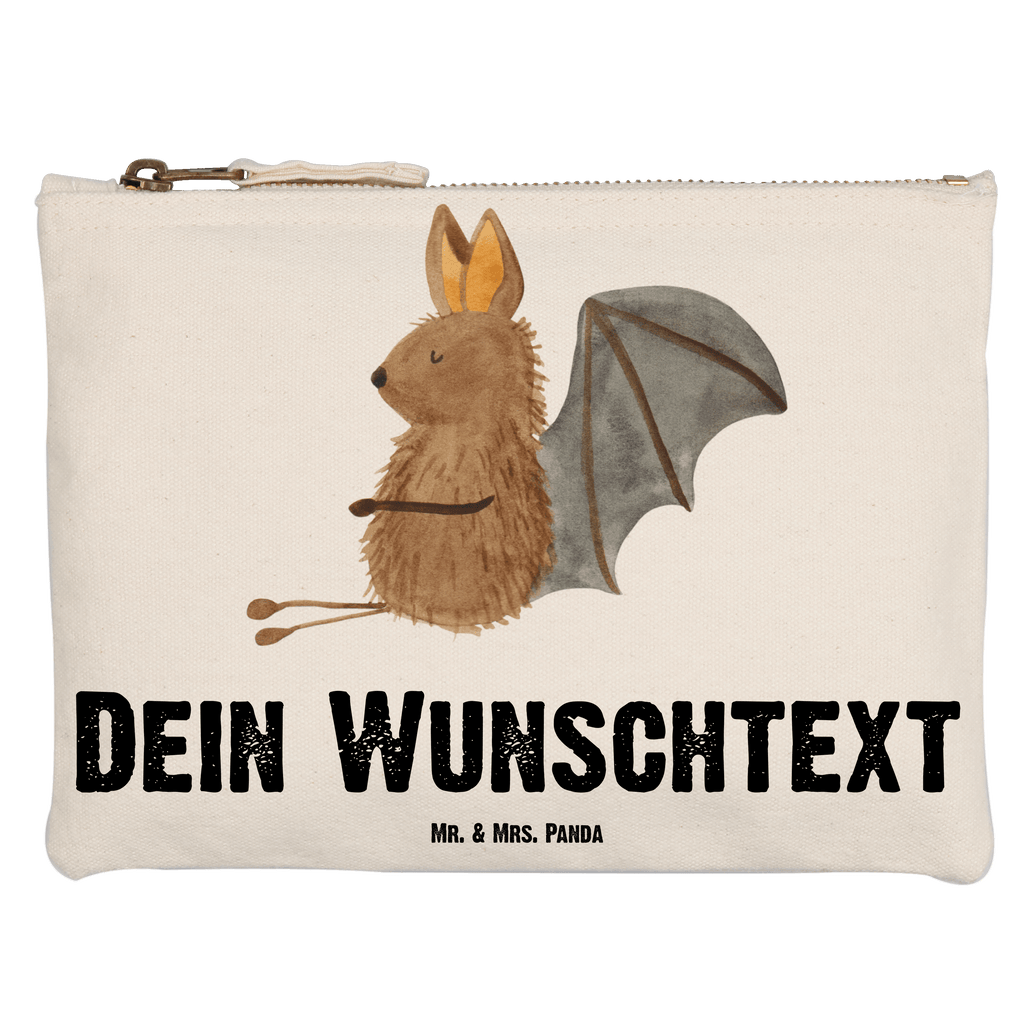 Personalisierte Schminktasche Fledermaus sitzend Personalisierte Schminktasche, Personalisierte Kosmetiktasche, Personalisierter Kosmetikbeutel, Personalisiertes Stiftemäppchen, Personalisiertes Etui, Personalisierte Federmappe, Personalisierte Makeup Bag, Personalisiertes Schminketui, Personalisiertes Kosmetiketui, Personalisiertes Schlamperetui, Schminktasche mit Namen, Kosmetiktasche mit Namen, Kosmetikbeutel mit Namen, Stiftemäppchen mit Namen, Etui mit Namen, Federmappe mit Namen, Makeup Bg  mit Namen, Schminketui mit Namen, Kosmetiketui mit Namen, Schlamperetui mit Namen, Schminktasche personalisieren, Schminktasche bedrucken, Schminktasche selbst gestalten, Tiermotive, Gute Laune, lustige Sprüche, Tiere, Fledermaus, Fledermäuse, Motivation, entspannen