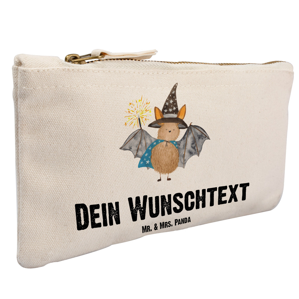 Personalisierte Schminktasche Fledermaus Zauberer Personalisierte Schminktasche, Personalisierte Kosmetiktasche, Personalisierter Kosmetikbeutel, Personalisiertes Stiftemäppchen, Personalisiertes Etui, Personalisierte Federmappe, Personalisierte Makeup Bag, Personalisiertes Schminketui, Personalisiertes Kosmetiketui, Personalisiertes Schlamperetui, Schminktasche mit Namen, Kosmetiktasche mit Namen, Kosmetikbeutel mit Namen, Stiftemäppchen mit Namen, Etui mit Namen, Federmappe mit Namen, Makeup Bg  mit Namen, Schminketui mit Namen, Kosmetiketui mit Namen, Schlamperetui mit Namen, Schminktasche personalisieren, Schminktasche bedrucken, Schminktasche selbst gestalten, Tiermotive, Gute Laune, lustige Sprüche, Tiere, Fledermaus, Fledermäuse, Zauberer, Magier, Frauen, reinsteigern