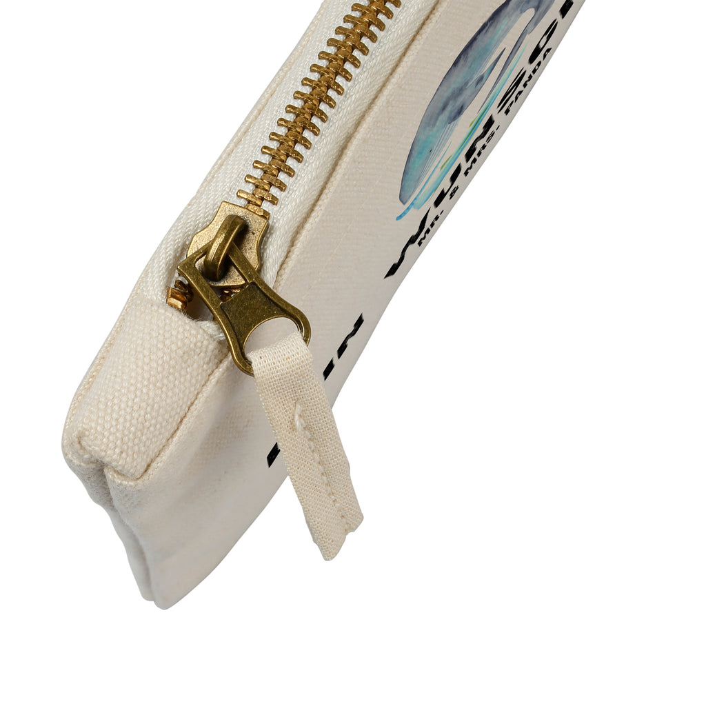 Personalisierte Schminktasche Walfisch & Thunfisch Personalisierte Schminktasche, Personalisierte Kosmetiktasche, Personalisierter Kosmetikbeutel, Personalisiertes Stiftemäppchen, Personalisiertes Etui, Personalisierte Federmappe, Personalisierte Makeup Bag, Personalisiertes Schminketui, Personalisiertes Kosmetiketui, Personalisiertes Schlamperetui, Schminktasche mit Namen, Kosmetiktasche mit Namen, Kosmetikbeutel mit Namen, Stiftemäppchen mit Namen, Etui mit Namen, Federmappe mit Namen, Makeup Bg  mit Namen, Schminketui mit Namen, Kosmetiketui mit Namen, Schlamperetui mit Namen, Schminktasche personalisieren, Schminktasche bedrucken, Schminktasche selbst gestalten, süße Tiermotive, gute Laune, lustige Sprüche, Tiere, Wal, Wahl, Tunfisch, Wortwitz lustig, Spruch lustig, Flachwitz, Witz, Spruch des Tages, Flachwitz Geschenk