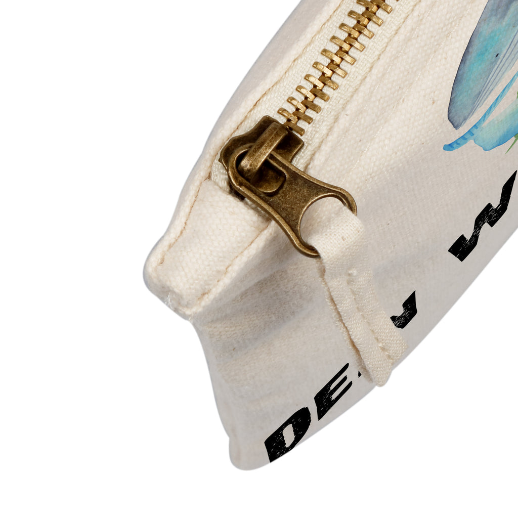 Personalisierte Schminktasche Walfisch & Thunfisch Personalisierte Schminktasche, Personalisierte Kosmetiktasche, Personalisierter Kosmetikbeutel, Personalisiertes Stiftemäppchen, Personalisiertes Etui, Personalisierte Federmappe, Personalisierte Makeup Bag, Personalisiertes Schminketui, Personalisiertes Kosmetiketui, Personalisiertes Schlamperetui, Schminktasche mit Namen, Kosmetiktasche mit Namen, Kosmetikbeutel mit Namen, Stiftemäppchen mit Namen, Etui mit Namen, Federmappe mit Namen, Makeup Bg  mit Namen, Schminketui mit Namen, Kosmetiketui mit Namen, Schlamperetui mit Namen, Schminktasche personalisieren, Schminktasche bedrucken, Schminktasche selbst gestalten, süße Tiermotive, gute Laune, lustige Sprüche, Tiere, Wal, Wahl, Tunfisch, Wortwitz lustig, Spruch lustig, Flachwitz, Witz, Spruch des Tages, Flachwitz Geschenk