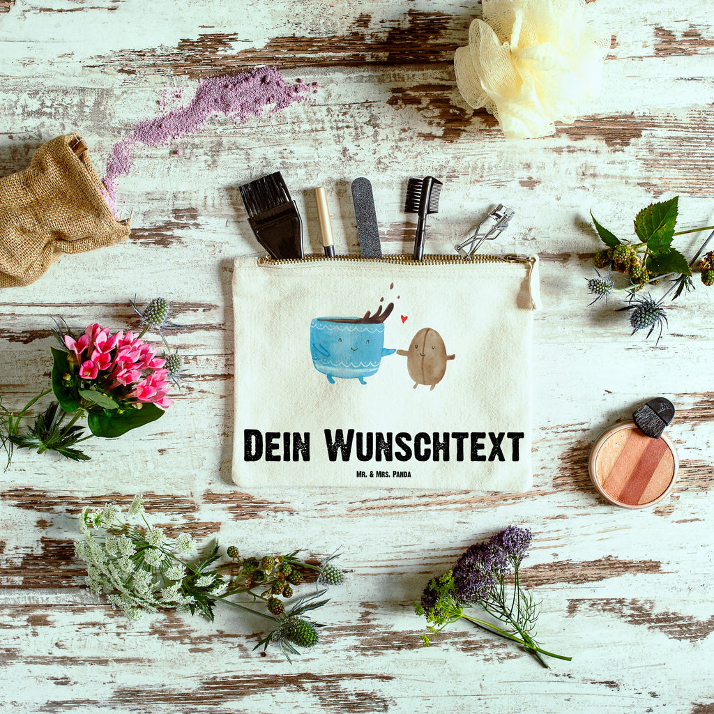 Personalisierte Schminktasche Kaffee Bohne Personalisierte Schminktasche, Personalisierte Kosmetiktasche, Personalisierter Kosmetikbeutel, Personalisiertes Stiftemäppchen, Personalisiertes Etui, Personalisierte Federmappe, Personalisierte Makeup Bag, Personalisiertes Schminketui, Personalisiertes Kosmetiketui, Personalisiertes Schlamperetui, Schminktasche mit Namen, Kosmetiktasche mit Namen, Kosmetikbeutel mit Namen, Stiftemäppchen mit Namen, Etui mit Namen, Federmappe mit Namen, Makeup Bg  mit Namen, Schminketui mit Namen, Kosmetiketui mit Namen, Schlamperetui mit Namen, Schminktasche personalisieren, Schminktasche bedrucken, Schminktasche selbst gestalten, süße Tiermotive, gute Laune, lustige Sprüche, Tiere, Kaffee, Kaffeebohne, Genuss, Zufriedenheit, Glück
