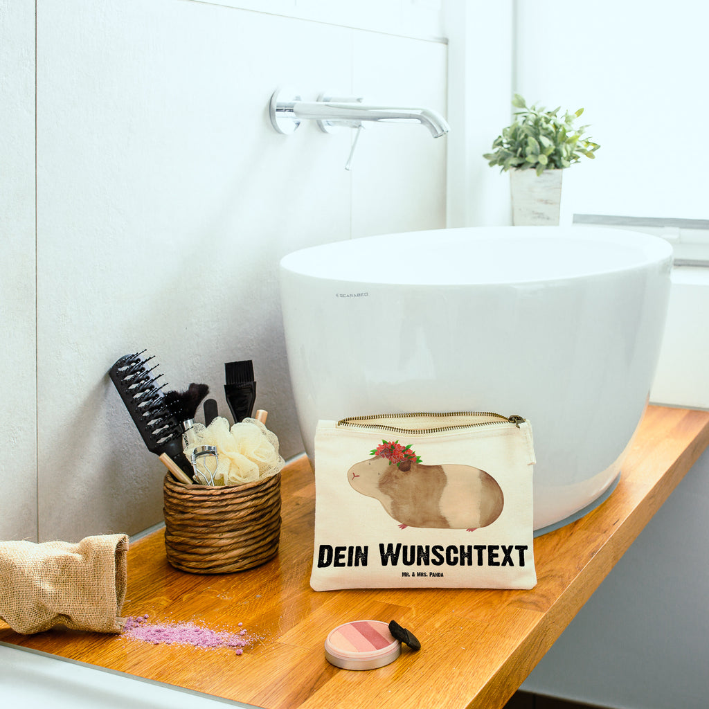 Personalisierte Schminktasche Meerschweinchen weise Personalisierte Schminktasche, Personalisierte Kosmetiktasche, Personalisierter Kosmetikbeutel, Personalisiertes Stiftemäppchen, Personalisiertes Etui, Personalisierte Federmappe, Personalisierte Makeup Bag, Personalisiertes Schminketui, Personalisiertes Kosmetiketui, Personalisiertes Schlamperetui, Schminktasche mit Namen, Kosmetiktasche mit Namen, Kosmetikbeutel mit Namen, Stiftemäppchen mit Namen, Etui mit Namen, Federmappe mit Namen, Makeup Bg  mit Namen, Schminketui mit Namen, Kosmetiketui mit Namen, Schlamperetui mit Namen, Schminktasche personalisieren, Schminktasche bedrucken, Schminktasche selbst gestalten, süße Tiermotive, gute Laune, lustige Sprüche, Tiere, Meerschweinchen, Meerie, Meeries, Wunder, Blumenkind, Realität, Spruch, Weisheit, Motivation, Wunderland