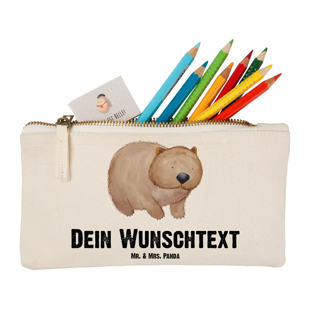 Personalisierte Schminktasche Wombat Personalisierte Schminktasche, Personalisierte Kosmetiktasche, Personalisierter Kosmetikbeutel, Personalisiertes Stiftemäppchen, Personalisiertes Etui, Personalisierte Federmappe, Personalisierte Makeup Bag, Personalisiertes Schminketui, Personalisiertes Kosmetiketui, Personalisiertes Schlamperetui, Schminktasche mit Namen, Kosmetiktasche mit Namen, Kosmetikbeutel mit Namen, Stiftemäppchen mit Namen, Etui mit Namen, Federmappe mit Namen, Makeup Bg  mit Namen, Schminketui mit Namen, Kosmetiketui mit Namen, Schlamperetui mit Namen, Schminktasche personalisieren, Schminktasche bedrucken, Schminktasche selbst gestalten, Tiermotive, Gute Laune, lustige Sprüche, Tiere, Wombat, Das Leben ist schön, Motivation, Spruch, Australien