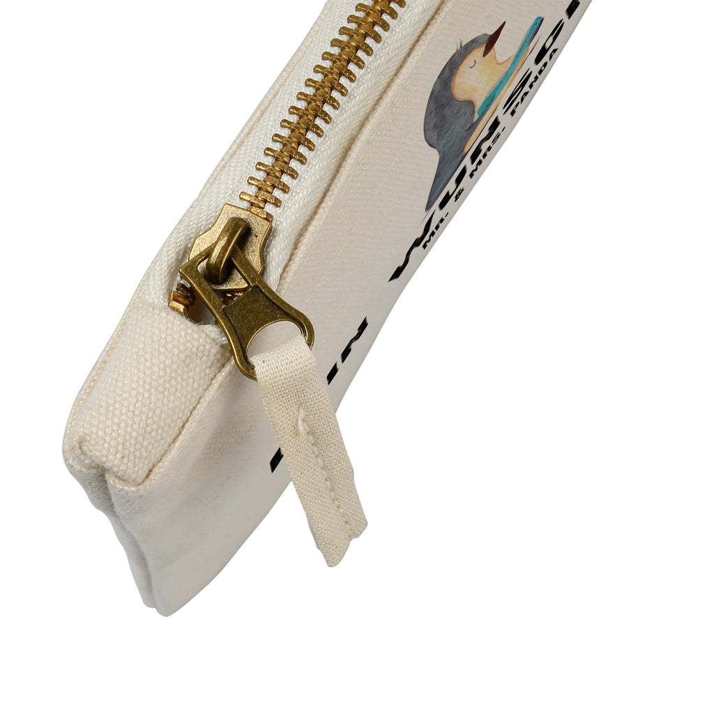 Personalisierte Schminktasche Pinguin Buch Personalisierte Schminktasche, Personalisierte Kosmetiktasche, Personalisierter Kosmetikbeutel, Personalisiertes Stiftemäppchen, Personalisiertes Etui, Personalisierte Federmappe, Personalisierte Makeup Bag, Personalisiertes Schminketui, Personalisiertes Kosmetiketui, Personalisiertes Schlamperetui, Schminktasche mit Namen, Kosmetiktasche mit Namen, Kosmetikbeutel mit Namen, Stiftemäppchen mit Namen, Etui mit Namen, Federmappe mit Namen, Makeup Bg  mit Namen, Schminketui mit Namen, Kosmetiketui mit Namen, Schlamperetui mit Namen, Schminktasche personalisieren, Schminktasche bedrucken, Schminktasche selbst gestalten, Pinguin, Pinguine, Buch, Lesen, Bücherwurm, Nichtstun, Faulenzen, Ferien, Urlaub, Freizeit