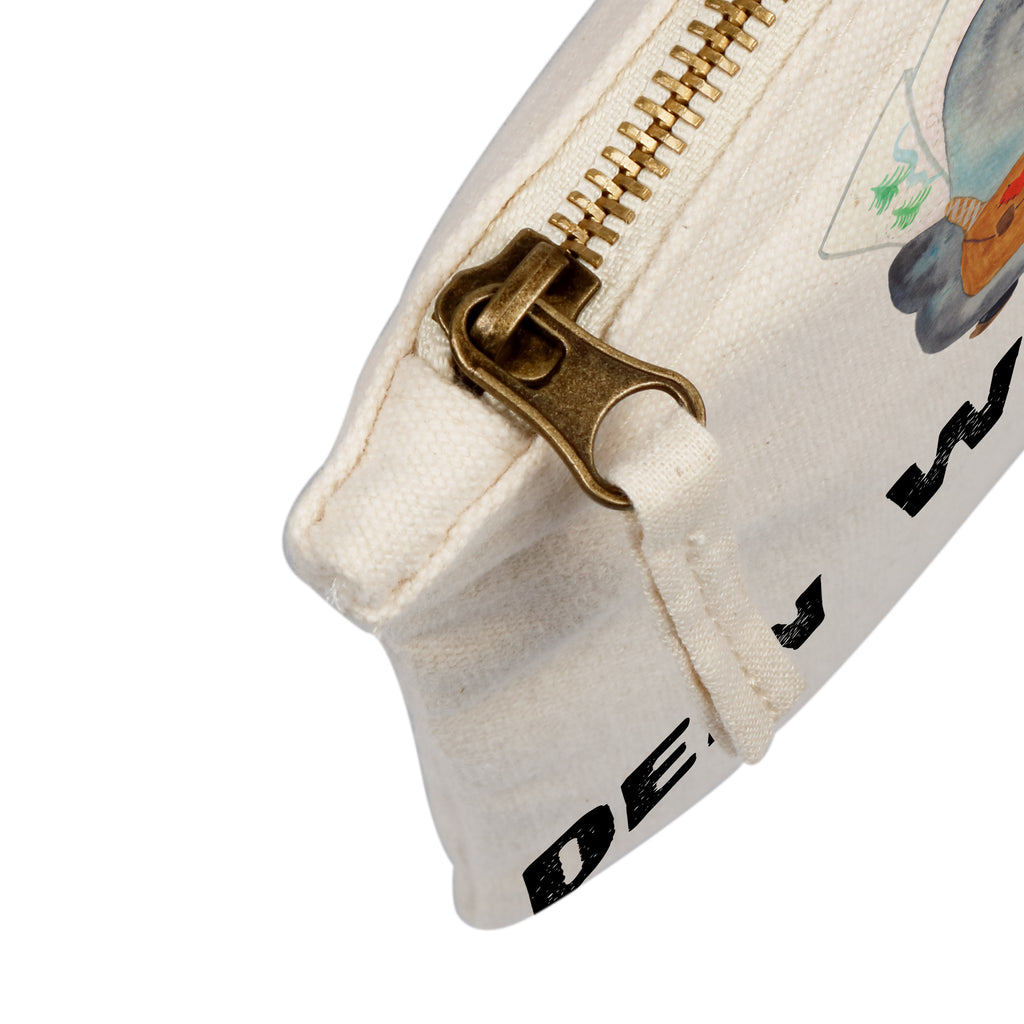 Personalisierte Schminktasche Pinguin & Maus Wanderer Personalisierte Schminktasche, Personalisierte Kosmetiktasche, Personalisierter Kosmetikbeutel, Personalisiertes Stiftemäppchen, Personalisiertes Etui, Personalisierte Federmappe, Personalisierte Makeup Bag, Personalisiertes Schminketui, Personalisiertes Kosmetiketui, Personalisiertes Schlamperetui, Schminktasche mit Namen, Kosmetiktasche mit Namen, Kosmetikbeutel mit Namen, Stiftemäppchen mit Namen, Etui mit Namen, Federmappe mit Namen, Makeup Bg  mit Namen, Schminketui mit Namen, Kosmetiketui mit Namen, Schlamperetui mit Namen, Schminktasche personalisieren, Schminktasche bedrucken, Schminktasche selbst gestalten, Pinguin, Pinguine, Abenteurer, Abenteuer, Roadtrip, Ausflug, Wanderlust, wandern