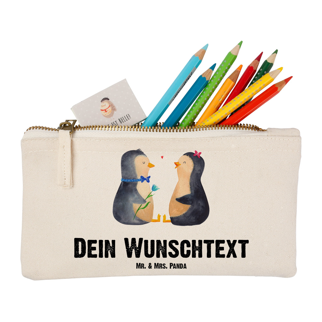 Personalisierte Schminktasche Pinguin Pärchen Personalisierte Schminktasche, Personalisierte Kosmetiktasche, Personalisierter Kosmetikbeutel, Personalisiertes Stiftemäppchen, Personalisiertes Etui, Personalisierte Federmappe, Personalisierte Makeup Bag, Personalisiertes Schminketui, Personalisiertes Kosmetiketui, Personalisiertes Schlamperetui, Schminktasche mit Namen, Kosmetiktasche mit Namen, Kosmetikbeutel mit Namen, Stiftemäppchen mit Namen, Etui mit Namen, Federmappe mit Namen, Makeup Bg  mit Namen, Schminketui mit Namen, Kosmetiketui mit Namen, Schlamperetui mit Namen, Schminktasche personalisieren, Schminktasche bedrucken, Schminktasche selbst gestalten, Pinguin, Pinguine, Liebe, Liebespaar, Liebesbeweis, Liebesgeschenk, Verlobung, Jahrestag, Hochzeitstag, Hochzeit, Hochzeitsgeschenk, große Liebe, Traumpaar