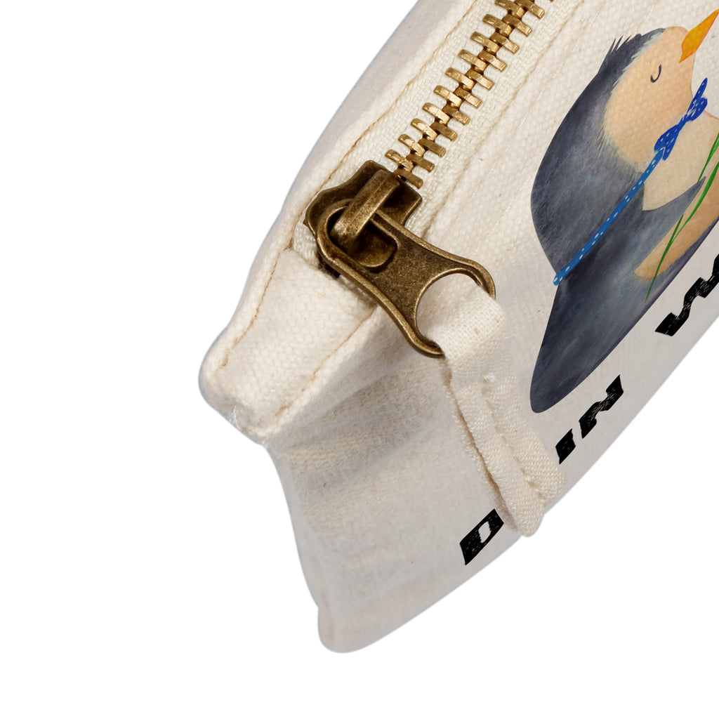 Personalisierte Schminktasche Pinguin Pärchen Personalisierte Schminktasche, Personalisierte Kosmetiktasche, Personalisierter Kosmetikbeutel, Personalisiertes Stiftemäppchen, Personalisiertes Etui, Personalisierte Federmappe, Personalisierte Makeup Bag, Personalisiertes Schminketui, Personalisiertes Kosmetiketui, Personalisiertes Schlamperetui, Schminktasche mit Namen, Kosmetiktasche mit Namen, Kosmetikbeutel mit Namen, Stiftemäppchen mit Namen, Etui mit Namen, Federmappe mit Namen, Makeup Bg  mit Namen, Schminketui mit Namen, Kosmetiketui mit Namen, Schlamperetui mit Namen, Schminktasche personalisieren, Schminktasche bedrucken, Schminktasche selbst gestalten, Pinguin, Pinguine, Liebe, Liebespaar, Liebesbeweis, Liebesgeschenk, Verlobung, Jahrestag, Hochzeitstag, Hochzeit, Hochzeitsgeschenk, große Liebe, Traumpaar