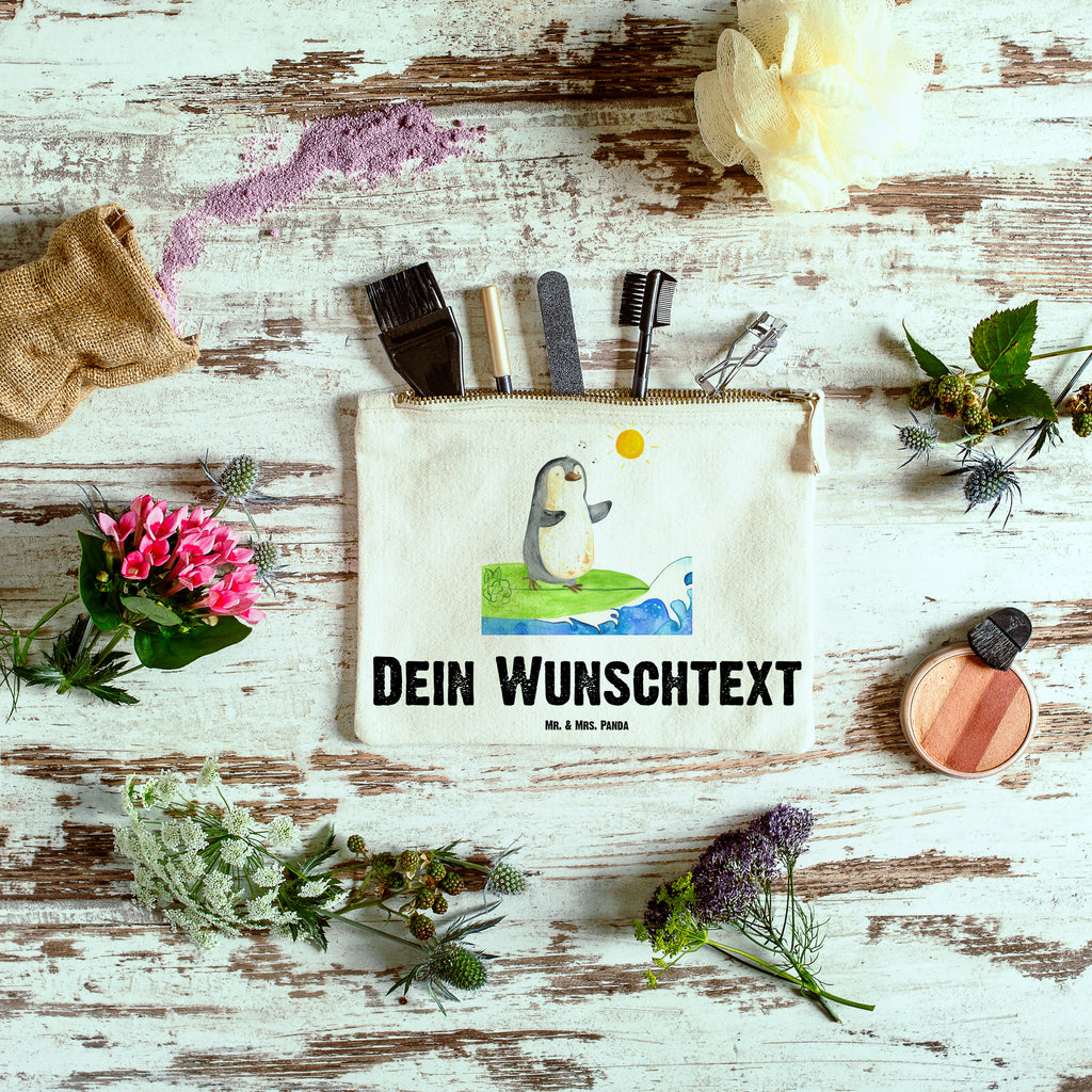 Personalisierte Schminktasche Pinguin Surfer Personalisierte Schminktasche, Personalisierte Kosmetiktasche, Personalisierter Kosmetikbeutel, Personalisiertes Stiftemäppchen, Personalisiertes Etui, Personalisierte Federmappe, Personalisierte Makeup Bag, Personalisiertes Schminketui, Personalisiertes Kosmetiketui, Personalisiertes Schlamperetui, Schminktasche mit Namen, Kosmetiktasche mit Namen, Kosmetikbeutel mit Namen, Stiftemäppchen mit Namen, Etui mit Namen, Federmappe mit Namen, Makeup Bg  mit Namen, Schminketui mit Namen, Kosmetiketui mit Namen, Schlamperetui mit Namen, Schminktasche personalisieren, Schminktasche bedrucken, Schminktasche selbst gestalten, Pinguin, Pinguine, surfen, Surfer, Hawaii, Urlaub, Wellen, Wellen reiten, Portugal