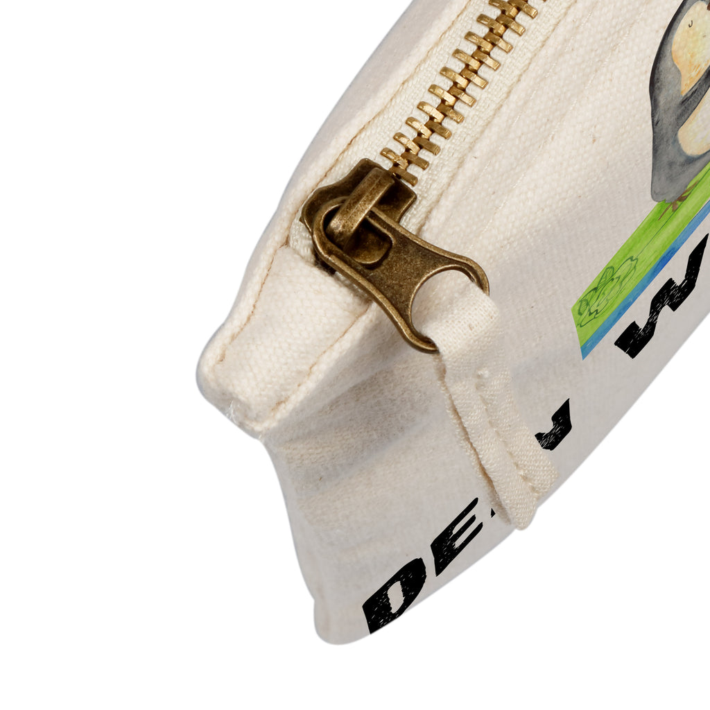 Personalisierte Schminktasche Pinguin Surfer Personalisierte Schminktasche, Personalisierte Kosmetiktasche, Personalisierter Kosmetikbeutel, Personalisiertes Stiftemäppchen, Personalisiertes Etui, Personalisierte Federmappe, Personalisierte Makeup Bag, Personalisiertes Schminketui, Personalisiertes Kosmetiketui, Personalisiertes Schlamperetui, Schminktasche mit Namen, Kosmetiktasche mit Namen, Kosmetikbeutel mit Namen, Stiftemäppchen mit Namen, Etui mit Namen, Federmappe mit Namen, Makeup Bg  mit Namen, Schminketui mit Namen, Kosmetiketui mit Namen, Schlamperetui mit Namen, Schminktasche personalisieren, Schminktasche bedrucken, Schminktasche selbst gestalten, Pinguin, Pinguine, surfen, Surfer, Hawaii, Urlaub, Wellen, Wellen reiten, Portugal