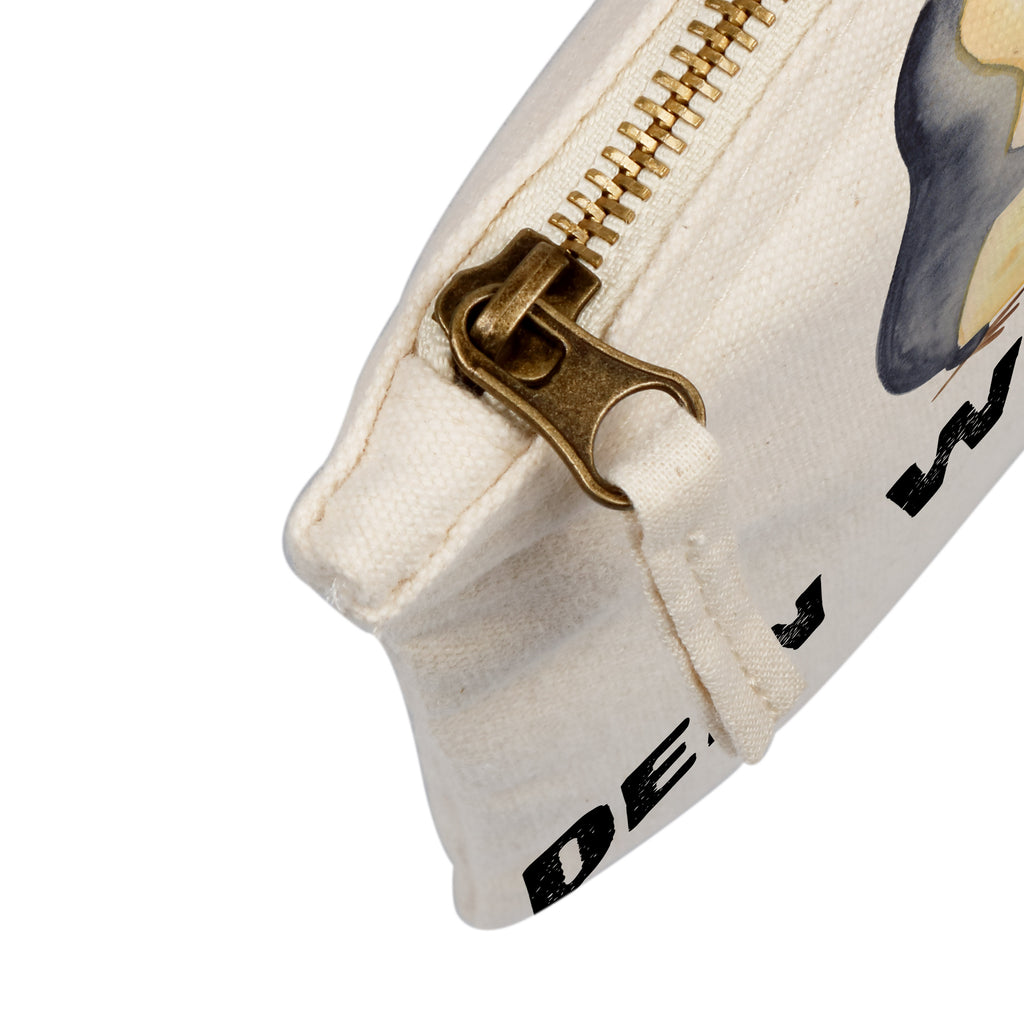 Personalisierte Schminktasche Pinguin umarmend Personalisierte Schminktasche, Personalisierte Kosmetiktasche, Personalisierter Kosmetikbeutel, Personalisiertes Stiftemäppchen, Personalisiertes Etui, Personalisierte Federmappe, Personalisierte Makeup Bag, Personalisiertes Schminketui, Personalisiertes Kosmetiketui, Personalisiertes Schlamperetui, Schminktasche mit Namen, Kosmetiktasche mit Namen, Kosmetikbeutel mit Namen, Stiftemäppchen mit Namen, Etui mit Namen, Federmappe mit Namen, Makeup Bg  mit Namen, Schminketui mit Namen, Kosmetiketui mit Namen, Schlamperetui mit Namen, Schminktasche personalisieren, Schminktasche bedrucken, Schminktasche selbst gestalten, Pinguin, Liebe, Liebespaar, Liebesbeweis, Liebesgeschenk, Verlobung, Jahrestag, Hochzeitstag, Hochzeit, Hochzeitsgeschenk
