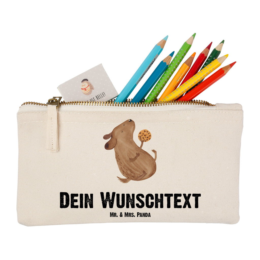Personalisierte Schminktasche Hund Keks Personalisierte Schminktasche, Personalisierte Kosmetiktasche, Personalisierter Kosmetikbeutel, Personalisiertes Stiftemäppchen, Personalisiertes Etui, Personalisierte Federmappe, Personalisierte Makeup Bag, Personalisiertes Schminketui, Personalisiertes Kosmetiketui, Personalisiertes Schlamperetui, Schminktasche mit Namen, Kosmetiktasche mit Namen, Kosmetikbeutel mit Namen, Stiftemäppchen mit Namen, Etui mit Namen, Federmappe mit Namen, Makeup Bg  mit Namen, Schminketui mit Namen, Kosmetiketui mit Namen, Schlamperetui mit Namen, Schminktasche personalisieren, Schminktasche bedrucken, Schminktasche selbst gestalten, Hund, Hundemotiv, Haustier, Hunderasse, Tierliebhaber, Hundebesitzer, Sprüche, Hundekekse, Leckerli, Hundeleckerli, Hundesnacks
