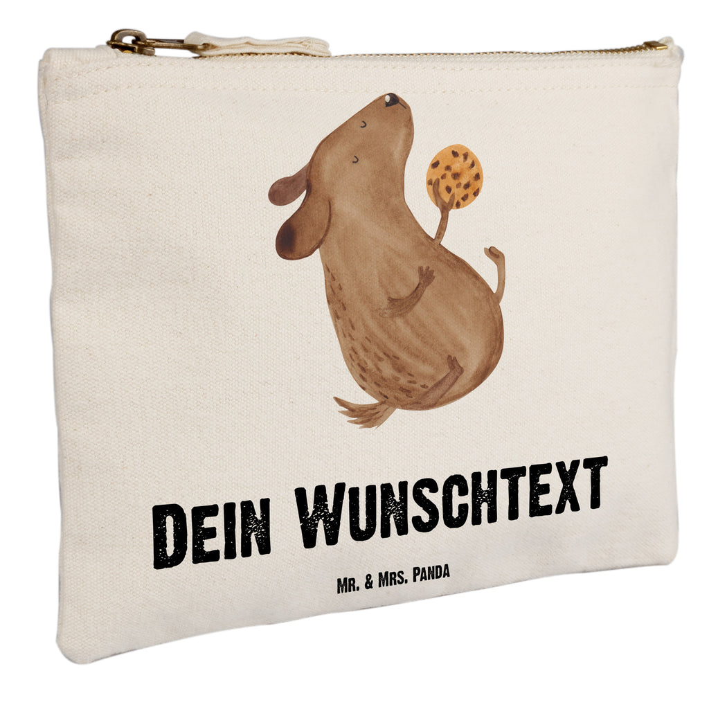 Personalisierte Schminktasche Hund Keks Personalisierte Schminktasche, Personalisierte Kosmetiktasche, Personalisierter Kosmetikbeutel, Personalisiertes Stiftemäppchen, Personalisiertes Etui, Personalisierte Federmappe, Personalisierte Makeup Bag, Personalisiertes Schminketui, Personalisiertes Kosmetiketui, Personalisiertes Schlamperetui, Schminktasche mit Namen, Kosmetiktasche mit Namen, Kosmetikbeutel mit Namen, Stiftemäppchen mit Namen, Etui mit Namen, Federmappe mit Namen, Makeup Bg  mit Namen, Schminketui mit Namen, Kosmetiketui mit Namen, Schlamperetui mit Namen, Schminktasche personalisieren, Schminktasche bedrucken, Schminktasche selbst gestalten, Hund, Hundemotiv, Haustier, Hunderasse, Tierliebhaber, Hundebesitzer, Sprüche, Hundekekse, Leckerli, Hundeleckerli, Hundesnacks