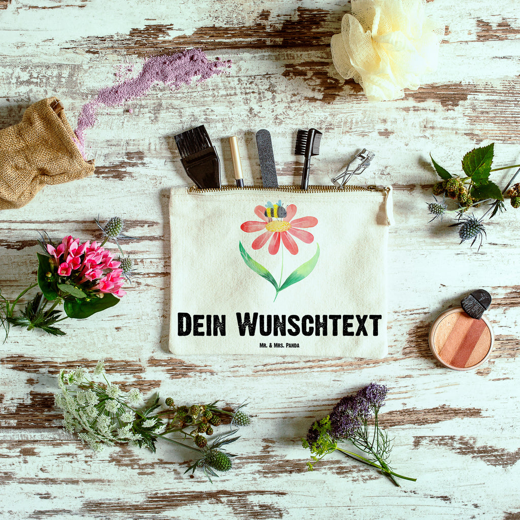 Personalisierte Schminktasche Hummel Blume Personalisierte Schminktasche, Personalisierte Kosmetiktasche, Personalisierter Kosmetikbeutel, Personalisiertes Stiftemäppchen, Personalisiertes Etui, Personalisierte Federmappe, Personalisierte Makeup Bag, Personalisiertes Schminketui, Personalisiertes Kosmetiketui, Personalisiertes Schlamperetui, Schminktasche mit Namen, Kosmetiktasche mit Namen, Kosmetikbeutel mit Namen, Stiftemäppchen mit Namen, Etui mit Namen, Federmappe mit Namen, Makeup Bg  mit Namen, Schminketui mit Namen, Kosmetiketui mit Namen, Schlamperetui mit Namen, Schminktasche personalisieren, Schminktasche bedrucken, Schminktasche selbst gestalten, süße Tiermotive, gute Laune, lustige Sprüche, Tiere, Hummel, Blume, Wespe, Flauschig, Natur, Feld, Hummeln, Biene