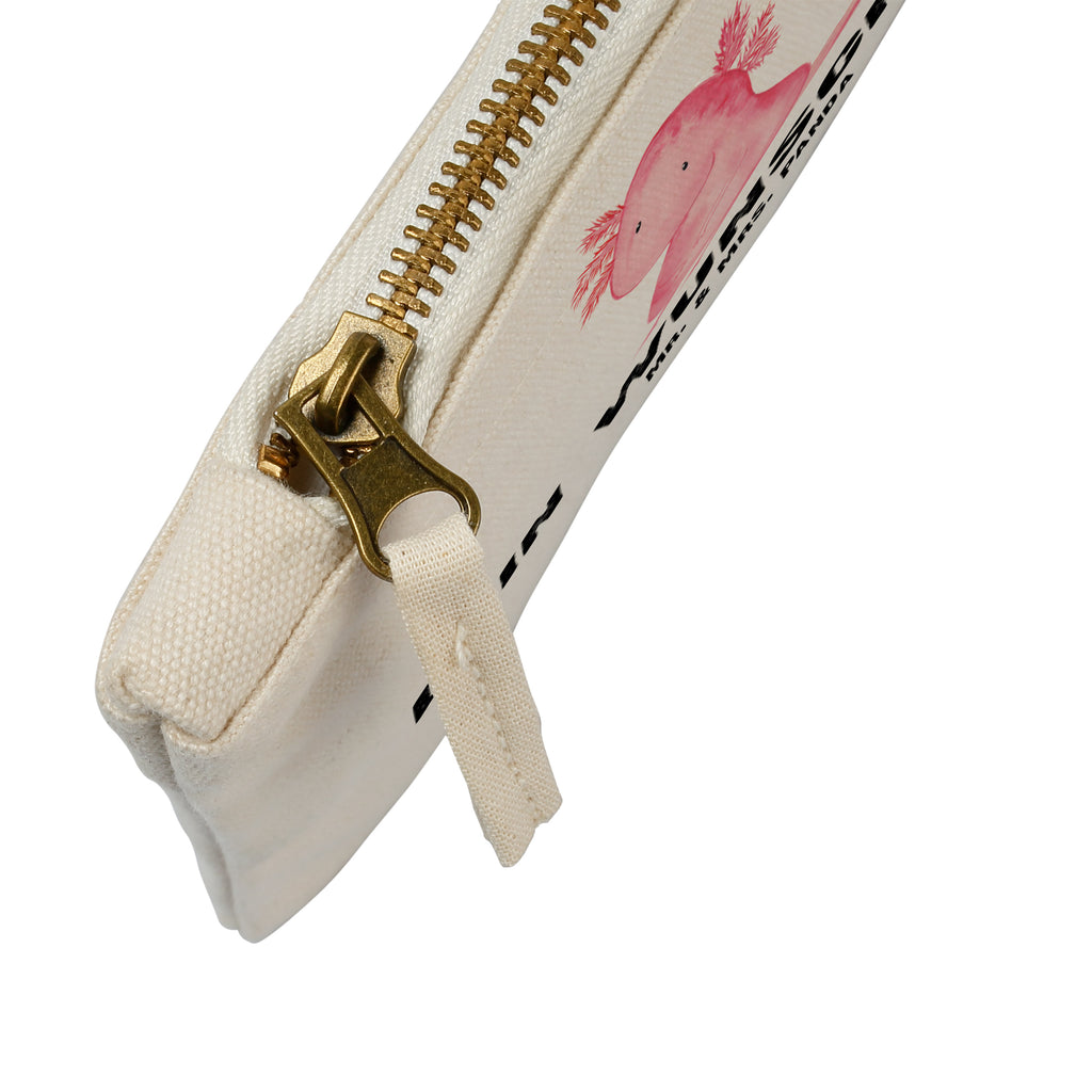 Personalisierte Schminktasche Axolotl Personalisierte Schminktasche, Personalisierte Kosmetiktasche, Personalisierter Kosmetikbeutel, Personalisiertes Stiftemäppchen, Personalisiertes Etui, Personalisierte Federmappe, Personalisierte Makeup Bag, Personalisiertes Schminketui, Personalisiertes Kosmetiketui, Personalisiertes Schlamperetui, Schminktasche mit Namen, Kosmetiktasche mit Namen, Kosmetikbeutel mit Namen, Stiftemäppchen mit Namen, Etui mit Namen, Federmappe mit Namen, Makeup Bg  mit Namen, Schminketui mit Namen, Kosmetiketui mit Namen, Schlamperetui mit Namen, Schminktasche personalisieren, Schminktasche bedrucken, Schminktasche selbst gestalten, Axolotl, Molch, Axolot, vergnügt, fröhlich, zufrieden, Lebensstil, Weisheit, Lebensweisheit, Liebe, Freundin