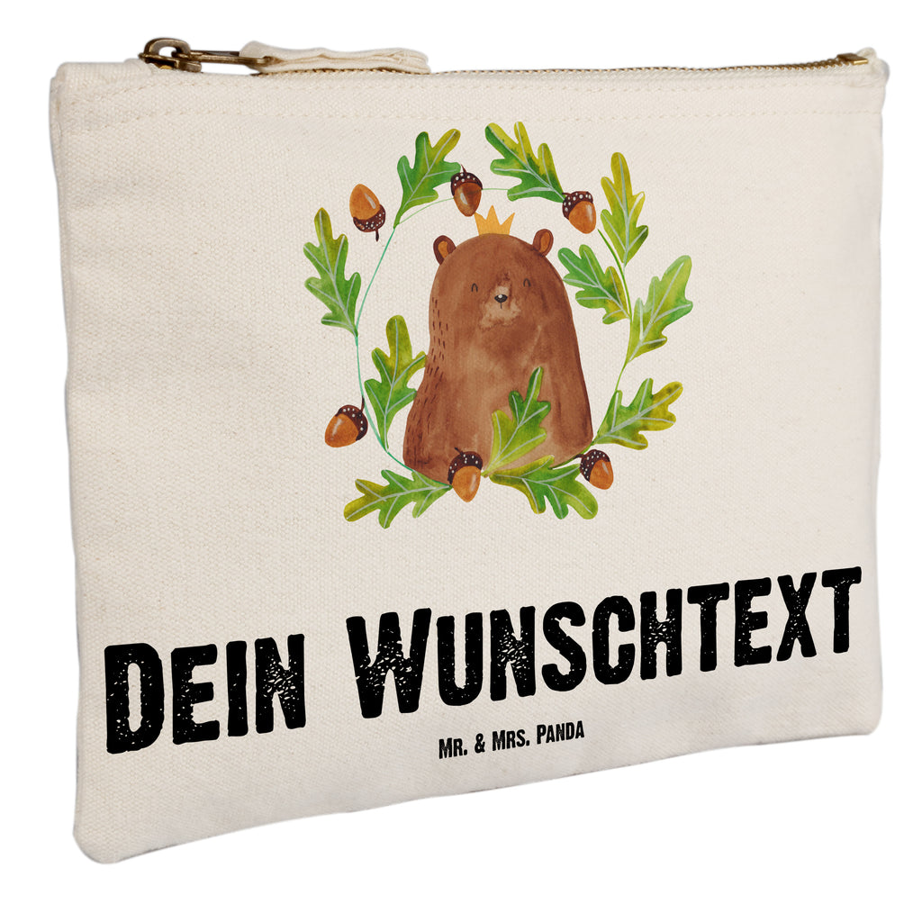 Personalisierte Schminktasche Bär König Personalisierte Schminktasche, Personalisierte Kosmetiktasche, Personalisierter Kosmetikbeutel, Personalisiertes Stiftemäppchen, Personalisiertes Etui, Personalisierte Federmappe, Personalisierte Makeup Bag, Personalisiertes Schminketui, Personalisiertes Kosmetiketui, Personalisiertes Schlamperetui, Schminktasche mit Namen, Kosmetiktasche mit Namen, Kosmetikbeutel mit Namen, Stiftemäppchen mit Namen, Etui mit Namen, Federmappe mit Namen, Makeup Bg  mit Namen, Schminketui mit Namen, Kosmetiketui mit Namen, Schlamperetui mit Namen, Schminktasche personalisieren, Schminktasche bedrucken, Schminktasche selbst gestalten, Bär, Teddy, Teddybär, Papa, Papa Bär, bester Vater, bester Papa, weltbester Papa, Vatertag, Vater, Dad, Daddy, Papi