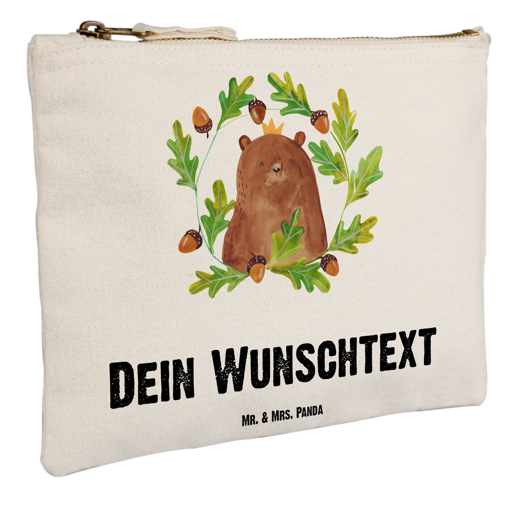 Personalisierte Schminktasche Bär König Personalisierte Schminktasche, Personalisierte Kosmetiktasche, Personalisierter Kosmetikbeutel, Personalisiertes Stiftemäppchen, Personalisiertes Etui, Personalisierte Federmappe, Personalisierte Makeup Bag, Personalisiertes Schminketui, Personalisiertes Kosmetiketui, Personalisiertes Schlamperetui, Schminktasche mit Namen, Kosmetiktasche mit Namen, Kosmetikbeutel mit Namen, Stiftemäppchen mit Namen, Etui mit Namen, Federmappe mit Namen, Makeup Bg  mit Namen, Schminketui mit Namen, Kosmetiketui mit Namen, Schlamperetui mit Namen, Schminktasche personalisieren, Schminktasche bedrucken, Schminktasche selbst gestalten, Bär, Teddy, Teddybär, Papa, Papa Bär, bester Vater, bester Papa, weltbester Papa, Vatertag, Vater, Dad, Daddy, Papi