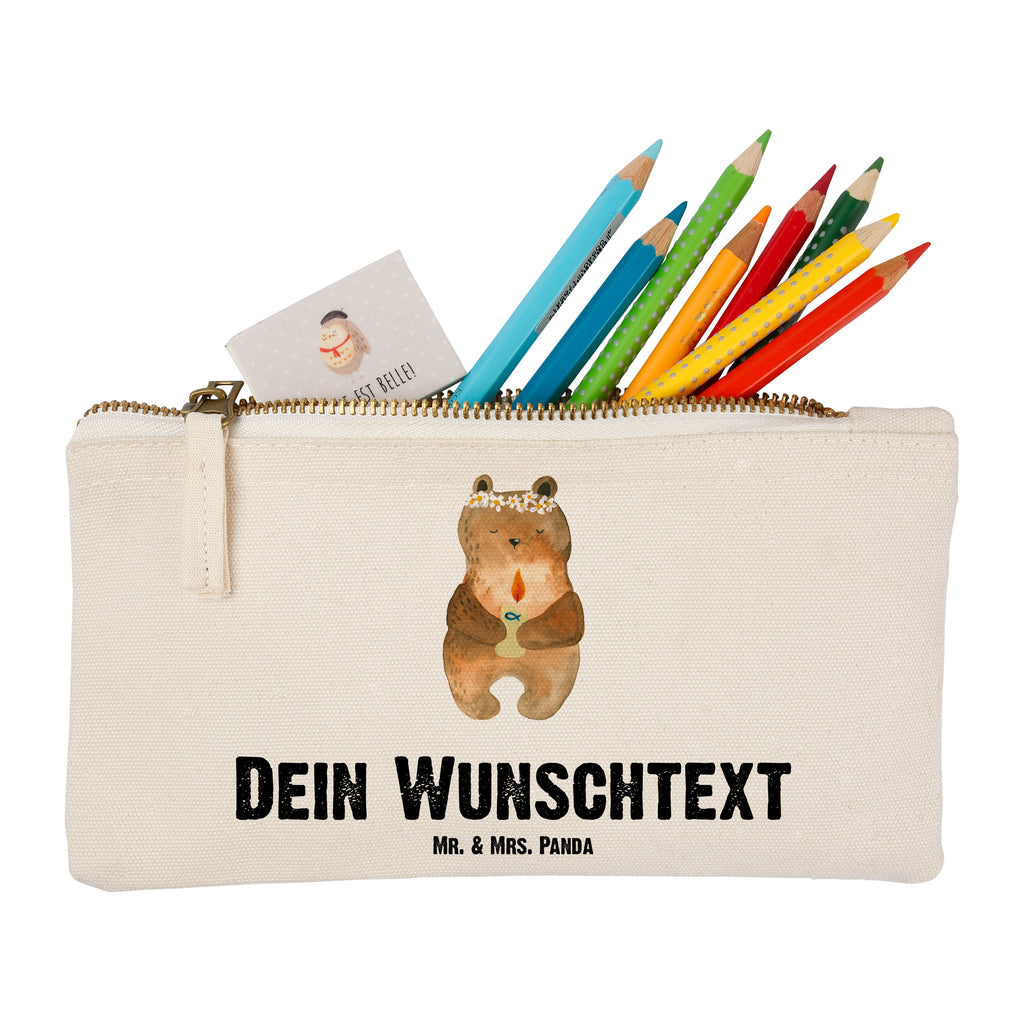 Personalisierte Schminktasche Kommunion-Bär Personalisierte Schminktasche, Personalisierte Kosmetiktasche, Personalisierter Kosmetikbeutel, Personalisiertes Stiftemäppchen, Personalisiertes Etui, Personalisierte Federmappe, Personalisierte Makeup Bag, Personalisiertes Schminketui, Personalisiertes Kosmetiketui, Personalisiertes Schlamperetui, Schminktasche mit Namen, Kosmetiktasche mit Namen, Kosmetikbeutel mit Namen, Stiftemäppchen mit Namen, Etui mit Namen, Federmappe mit Namen, Makeup Bg  mit Namen, Schminketui mit Namen, Kosmetiketui mit Namen, Schlamperetui mit Namen, Schminktasche personalisieren, Schminktasche bedrucken, Schminktasche selbst gestalten, Bär, Teddy, Teddybär, Kommunion, Gottes Segen, Taufkerze, katholisch