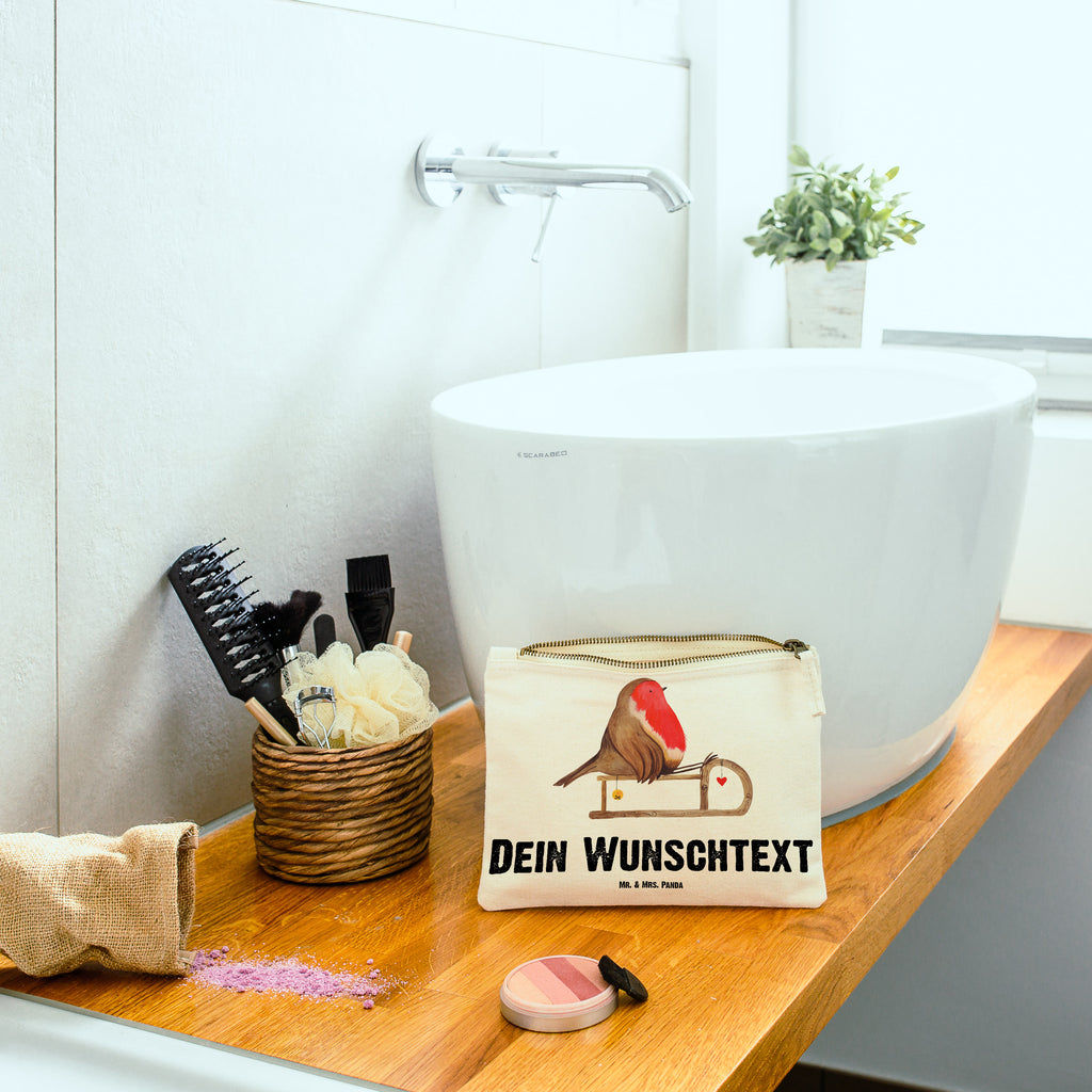 Personalisierte Schminktasche Rotkehlchen Schlitten Personalisierte Schminktasche, Personalisierte Kosmetiktasche, Personalisierter Kosmetikbeutel, Personalisiertes Stiftemäppchen, Personalisiertes Etui, Personalisierte Federmappe, Personalisierte Makeup Bag, Personalisiertes Schminketui, Personalisiertes Kosmetiketui, Personalisiertes Schlamperetui, Schminktasche mit Namen, Kosmetiktasche mit Namen, Kosmetikbeutel mit Namen, Stiftemäppchen mit Namen, Etui mit Namen, Federmappe mit Namen, Makeup Bg  mit Namen, Schminketui mit Namen, Kosmetiketui mit Namen, Schlamperetui mit Namen, Schminktasche personalisieren, Schminktasche bedrucken, Schminktasche selbst gestalten, Winter, Weihnachten, Weihnachtsdeko, Nikolaus, Advent, Heiligabend, Wintermotiv, Schlitten, Vogel