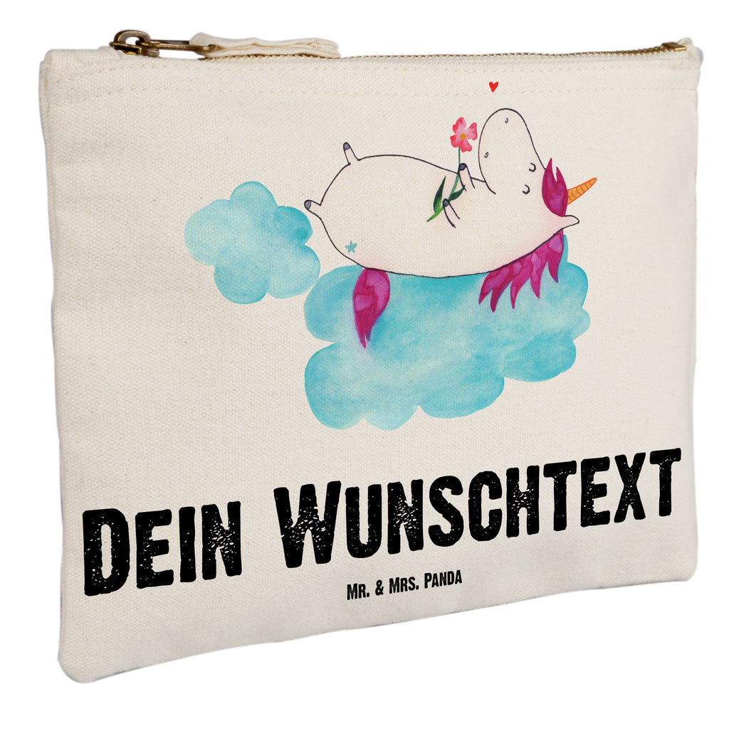 Personalisierte Schminktasche Einhorn verliebt auf Wolke Personalisierte Schminktasche, Personalisierte Kosmetiktasche, Personalisierter Kosmetikbeutel, Personalisiertes Stiftemäppchen, Personalisiertes Etui, Personalisierte Federmappe, Personalisierte Makeup Bag, Personalisiertes Schminketui, Personalisiertes Kosmetiketui, Personalisiertes Schlamperetui, Schminktasche mit Namen, Kosmetiktasche mit Namen, Kosmetikbeutel mit Namen, Stiftemäppchen mit Namen, Etui mit Namen, Federmappe mit Namen, Makeup Bg  mit Namen, Schminketui mit Namen, Kosmetiketui mit Namen, Schlamperetui mit Namen, Schminktasche personalisieren, Schminktasche bedrucken, Schminktasche selbst gestalten, Einhorn, Einhörner, Einhorn Deko, Pegasus, Unicorn, verliebt, Liebe, Liebesbeweis, Freundin, Wolke