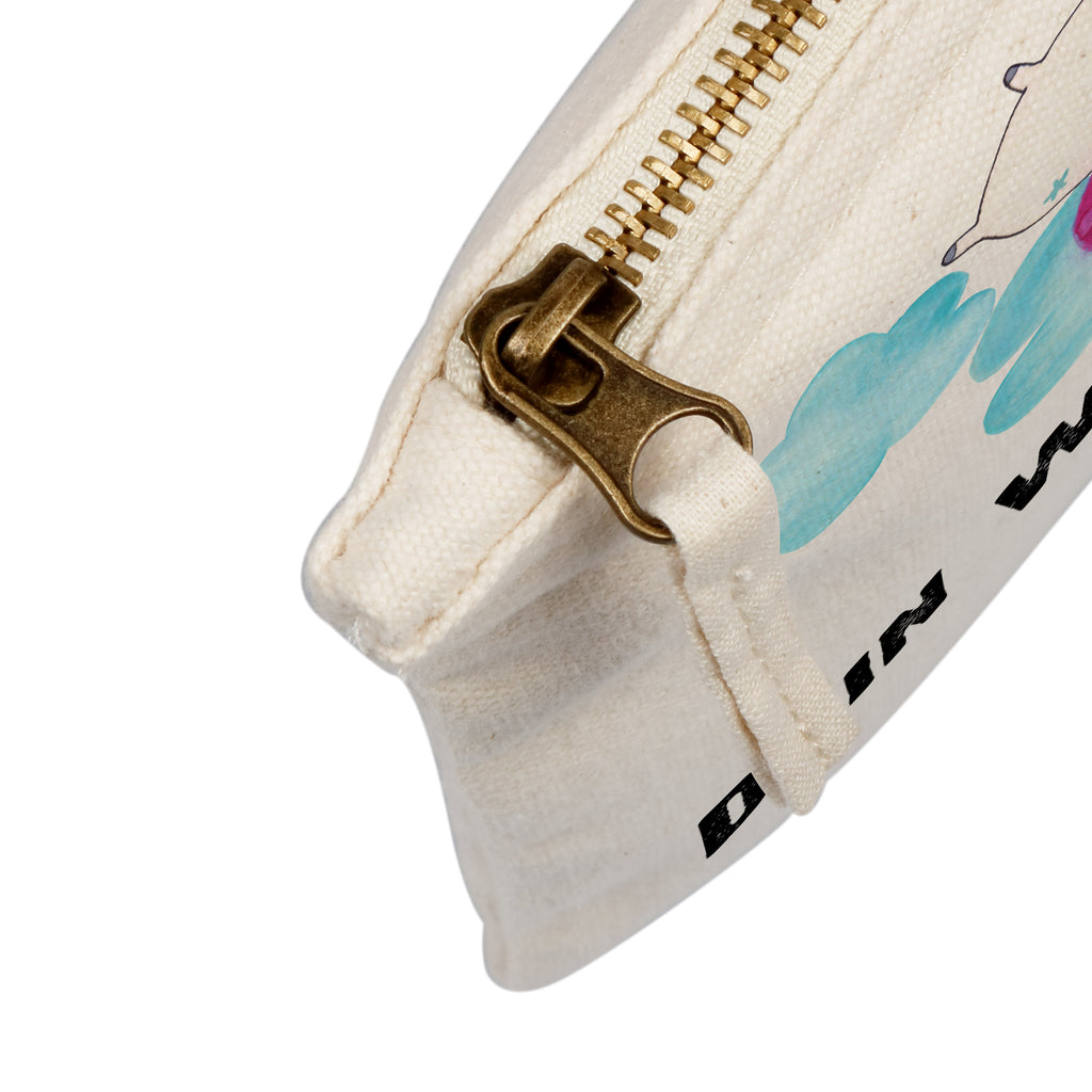 Personalisierte Schminktasche Einhorn verliebt auf Wolke Personalisierte Schminktasche, Personalisierte Kosmetiktasche, Personalisierter Kosmetikbeutel, Personalisiertes Stiftemäppchen, Personalisiertes Etui, Personalisierte Federmappe, Personalisierte Makeup Bag, Personalisiertes Schminketui, Personalisiertes Kosmetiketui, Personalisiertes Schlamperetui, Schminktasche mit Namen, Kosmetiktasche mit Namen, Kosmetikbeutel mit Namen, Stiftemäppchen mit Namen, Etui mit Namen, Federmappe mit Namen, Makeup Bg  mit Namen, Schminketui mit Namen, Kosmetiketui mit Namen, Schlamperetui mit Namen, Schminktasche personalisieren, Schminktasche bedrucken, Schminktasche selbst gestalten, Einhorn, Einhörner, Einhorn Deko, Pegasus, Unicorn, verliebt, Liebe, Liebesbeweis, Freundin, Wolke