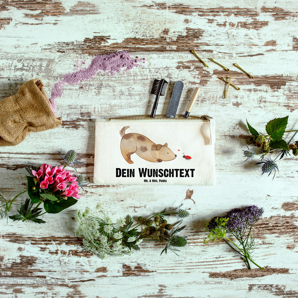 Personalisierte Schminktasche Hund Marienkäfer Personalisierte Schminktasche, Personalisierte Kosmetiktasche, Personalisierter Kosmetikbeutel, Personalisiertes Stiftemäppchen, Personalisiertes Etui, Personalisierte Federmappe, Personalisierte Makeup Bag, Personalisiertes Schminketui, Personalisiertes Kosmetiketui, Personalisiertes Schlamperetui, Schminktasche mit Namen, Kosmetiktasche mit Namen, Kosmetikbeutel mit Namen, Stiftemäppchen mit Namen, Etui mit Namen, Federmappe mit Namen, Makeup Bg  mit Namen, Schminketui mit Namen, Kosmetiketui mit Namen, Schlamperetui mit Namen, Schminktasche personalisieren, Schminktasche bedrucken, Schminktasche selbst gestalten, Hund, Hundemotiv, Haustier, Hunderasse, Tierliebhaber, Hundebesitzer, Sprüche, Hunde, Hundespruch, Marienkäfer, Mischling, Mischlinghund